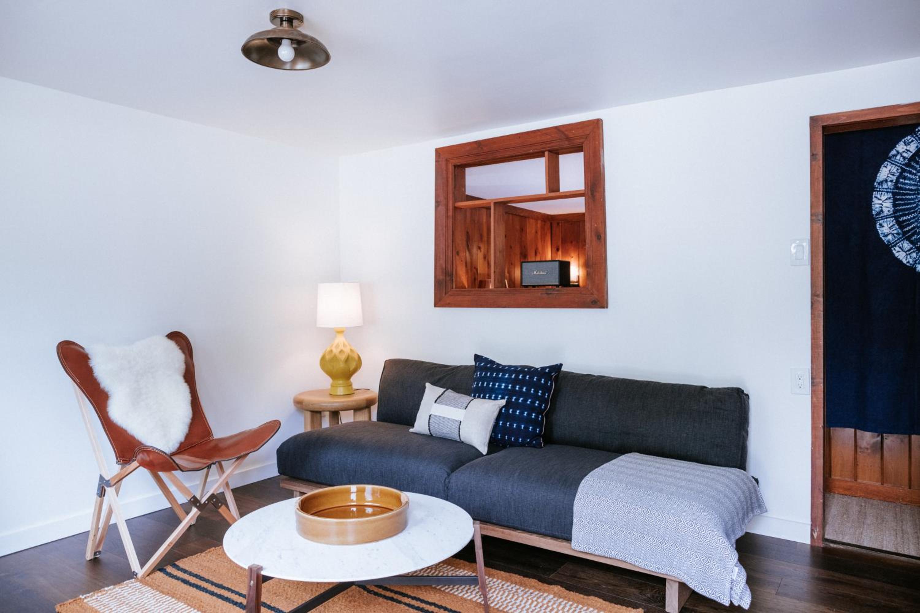 Standard Suite - Photo 3