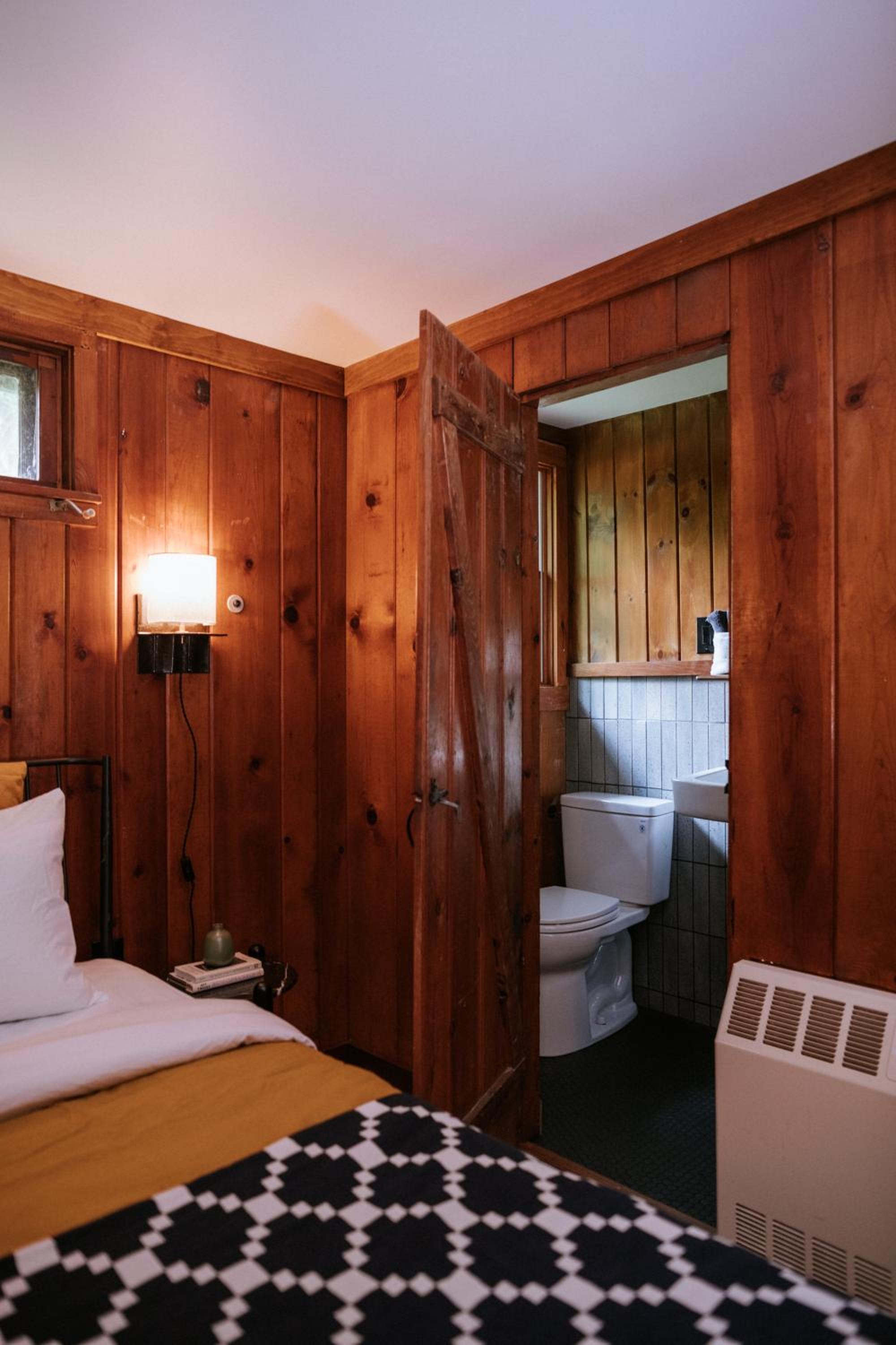 Standard Suite - Photo 5