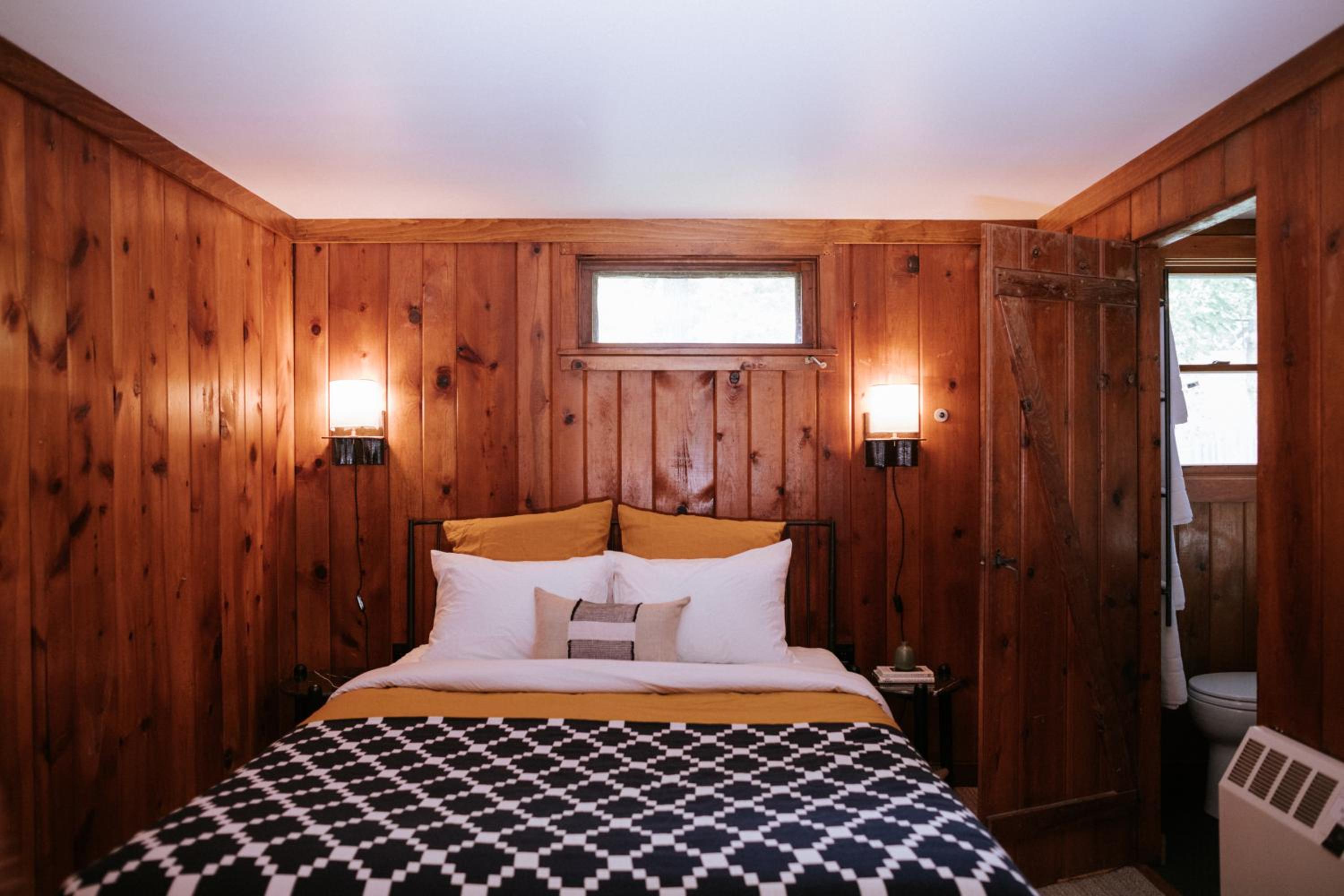 Standard Suite - Photo 8