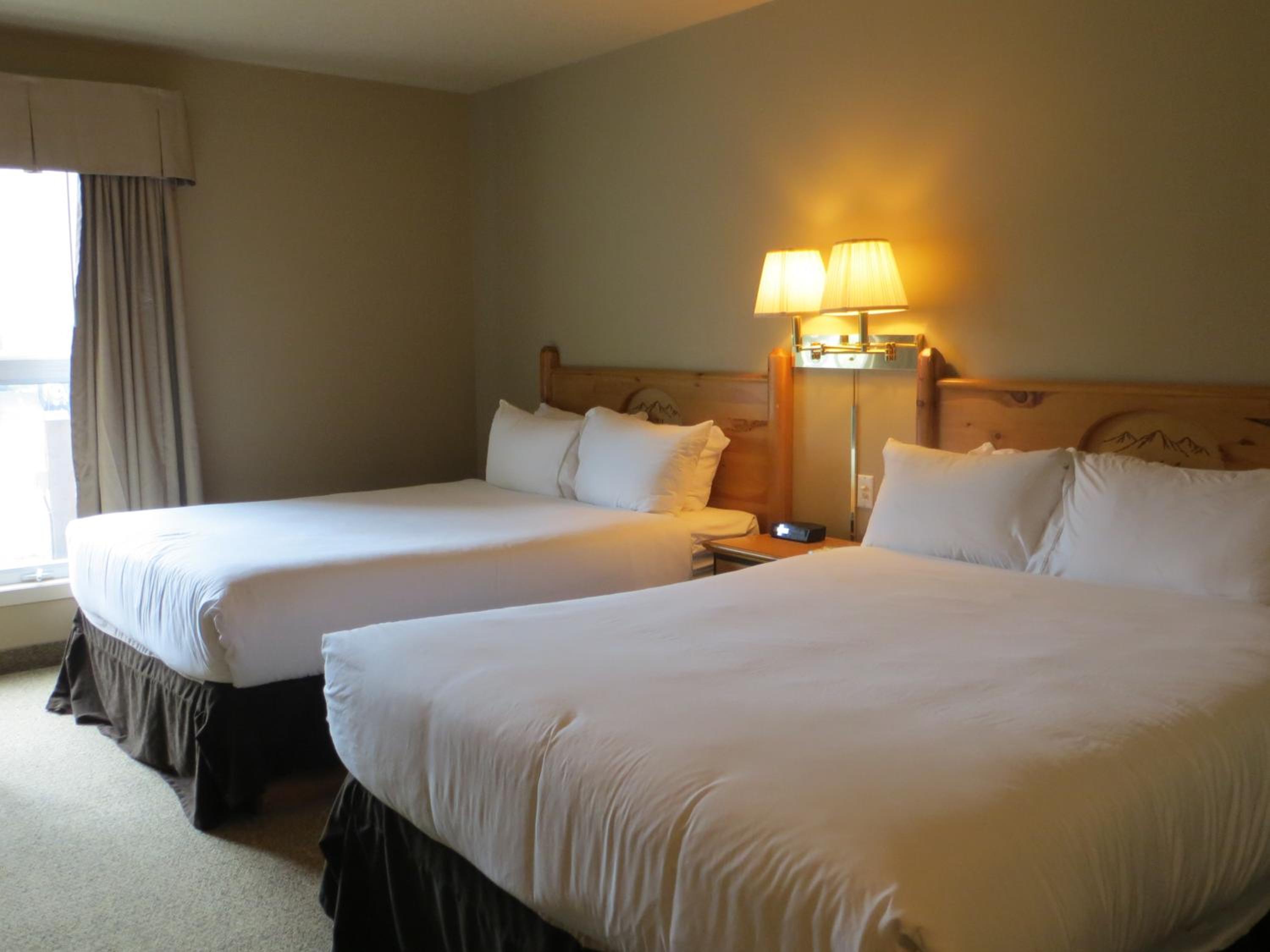 Queen Room with Two Queen Beds - Photo 14