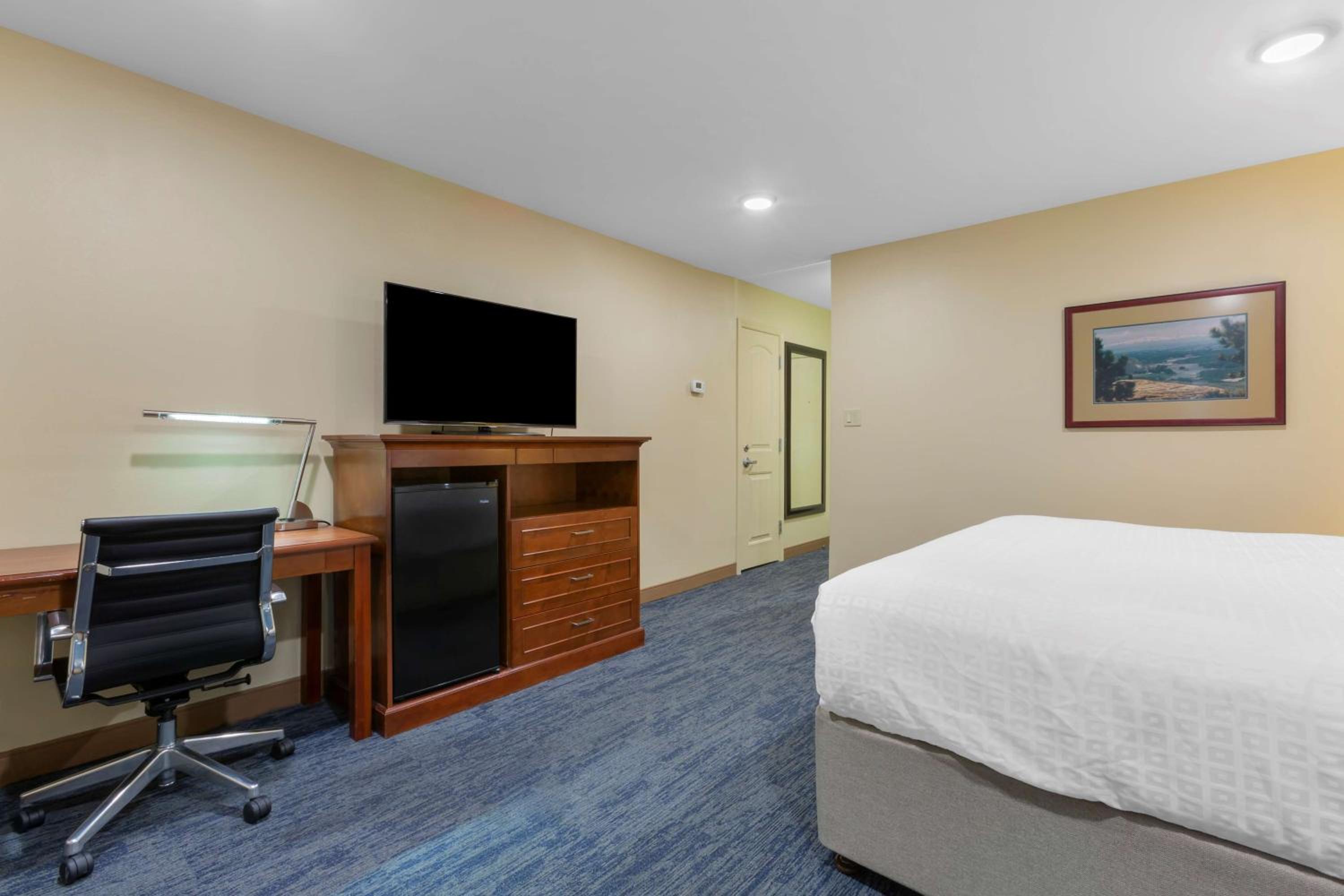 Two-Bedroom Suite - Non-Smoking photo 2