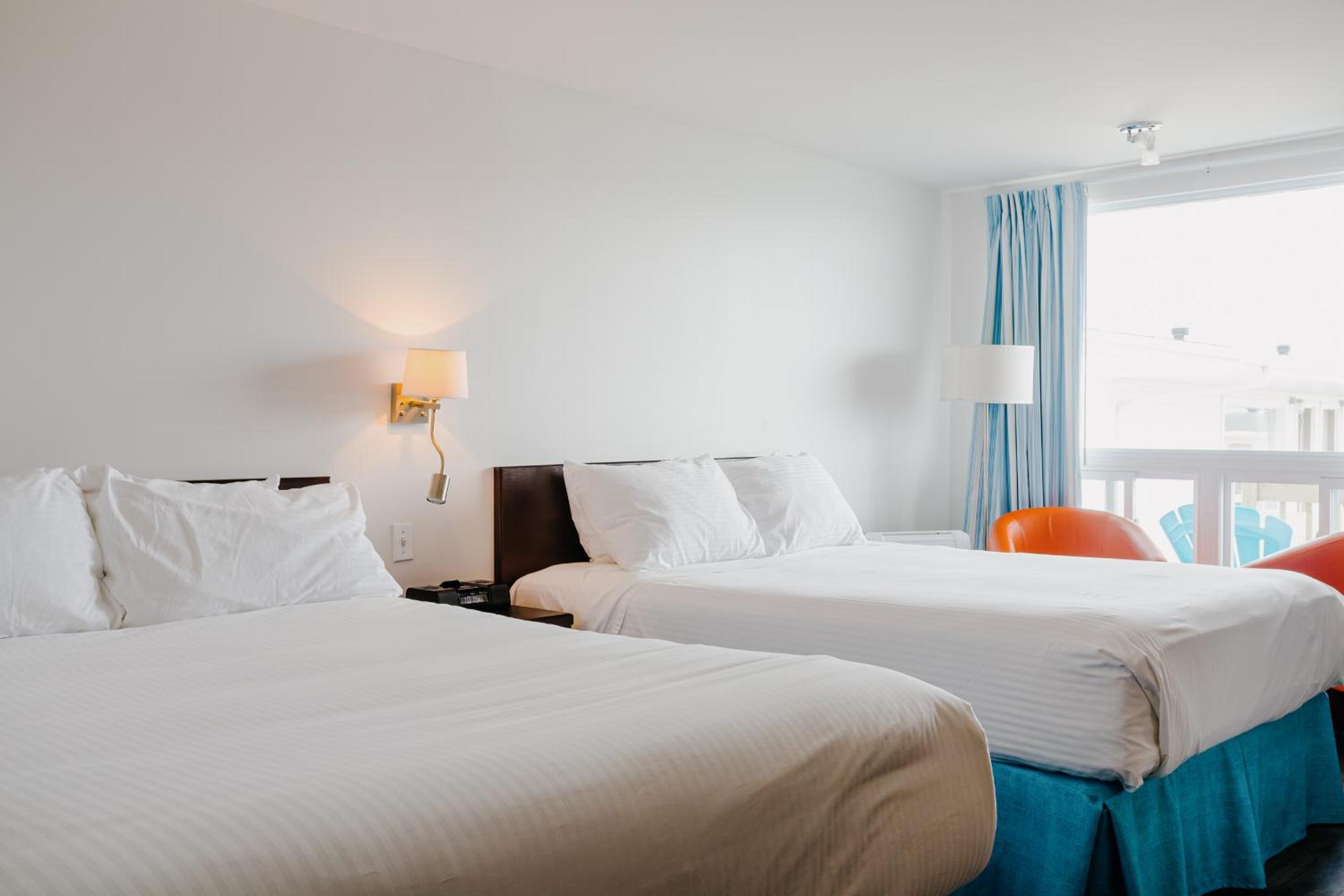 Queen Room with Two Queen Beds - Partial Sea View