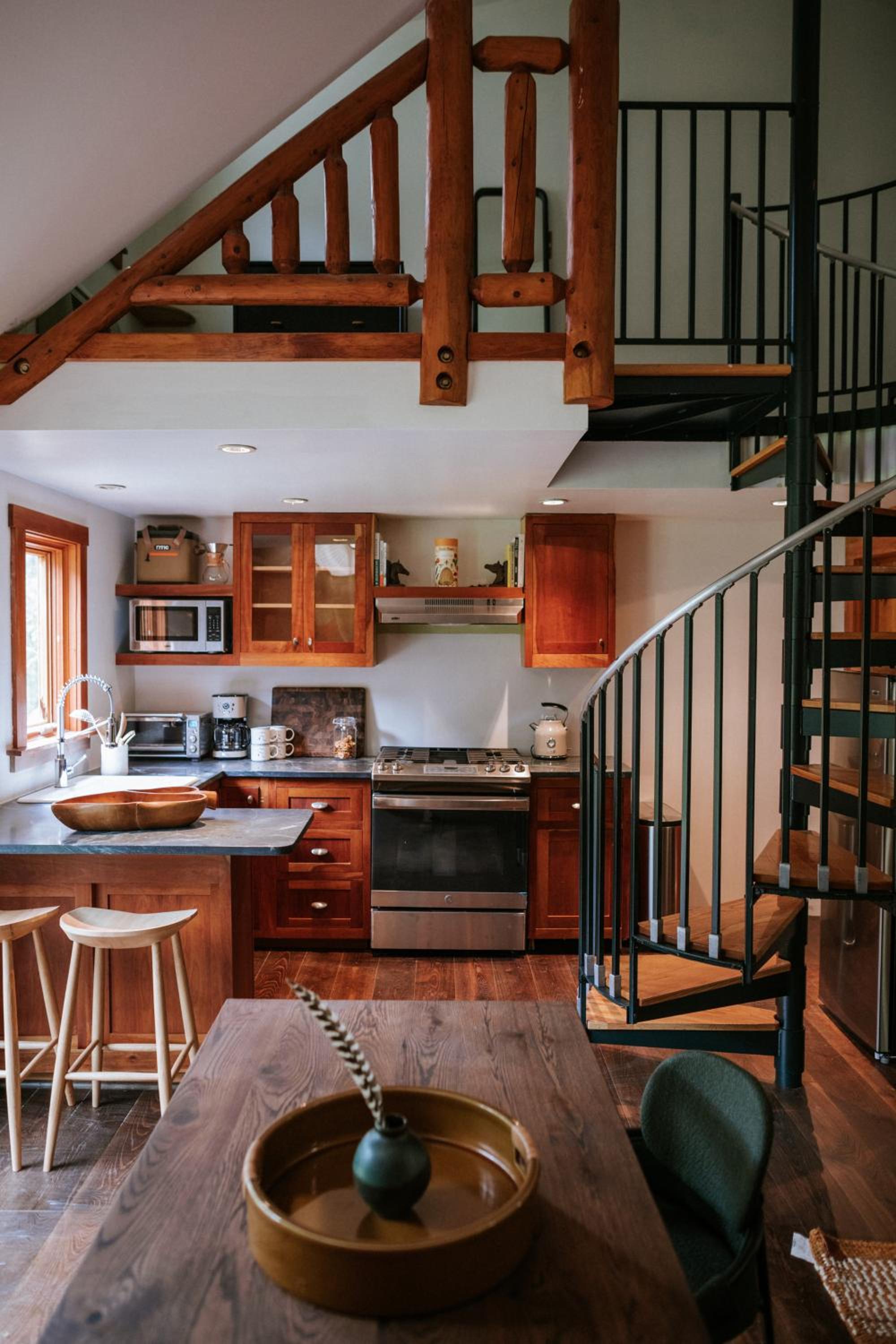Suite with Balcony - Photo 7