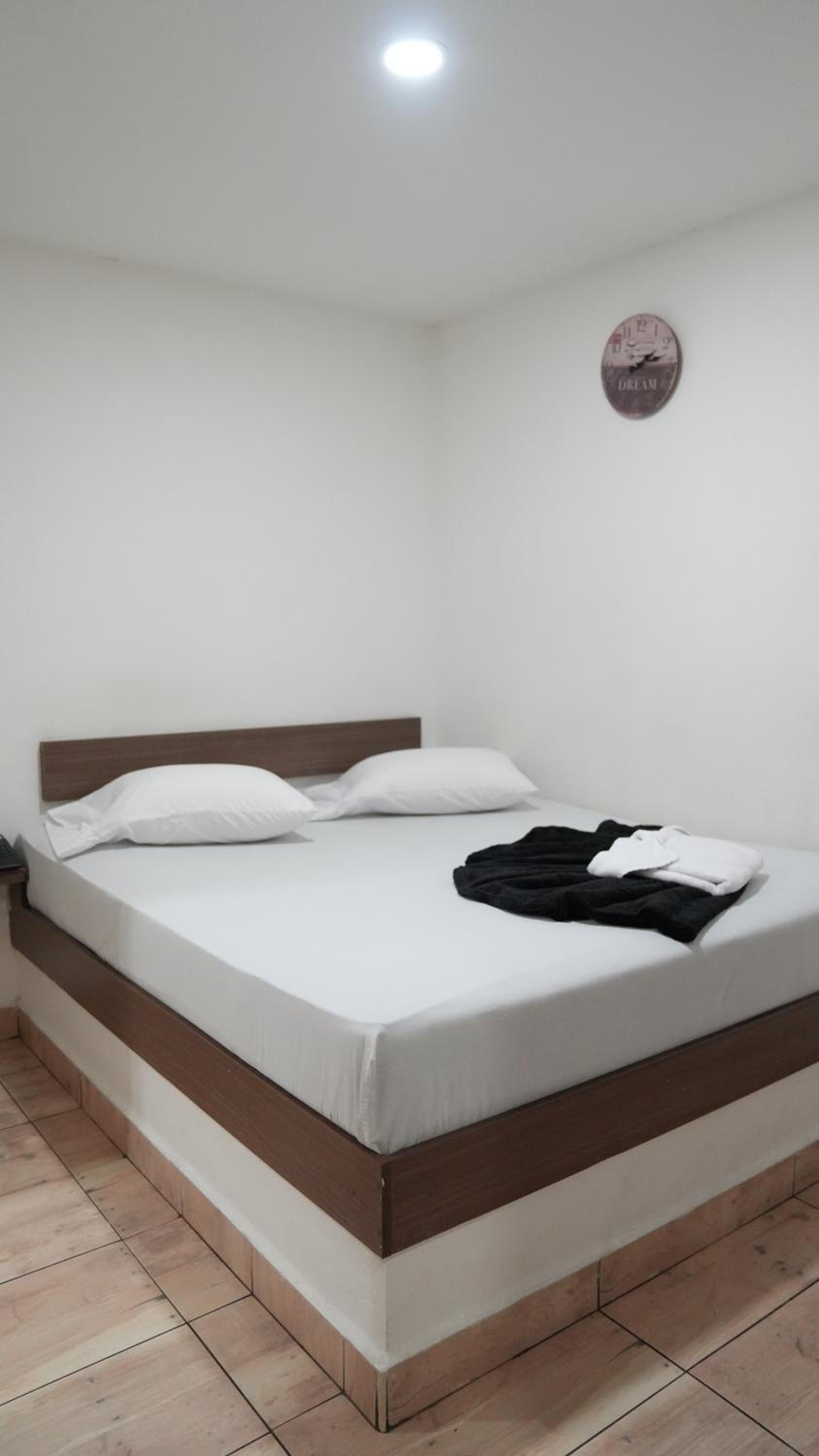 Double Room with Private Bathroom photo 2