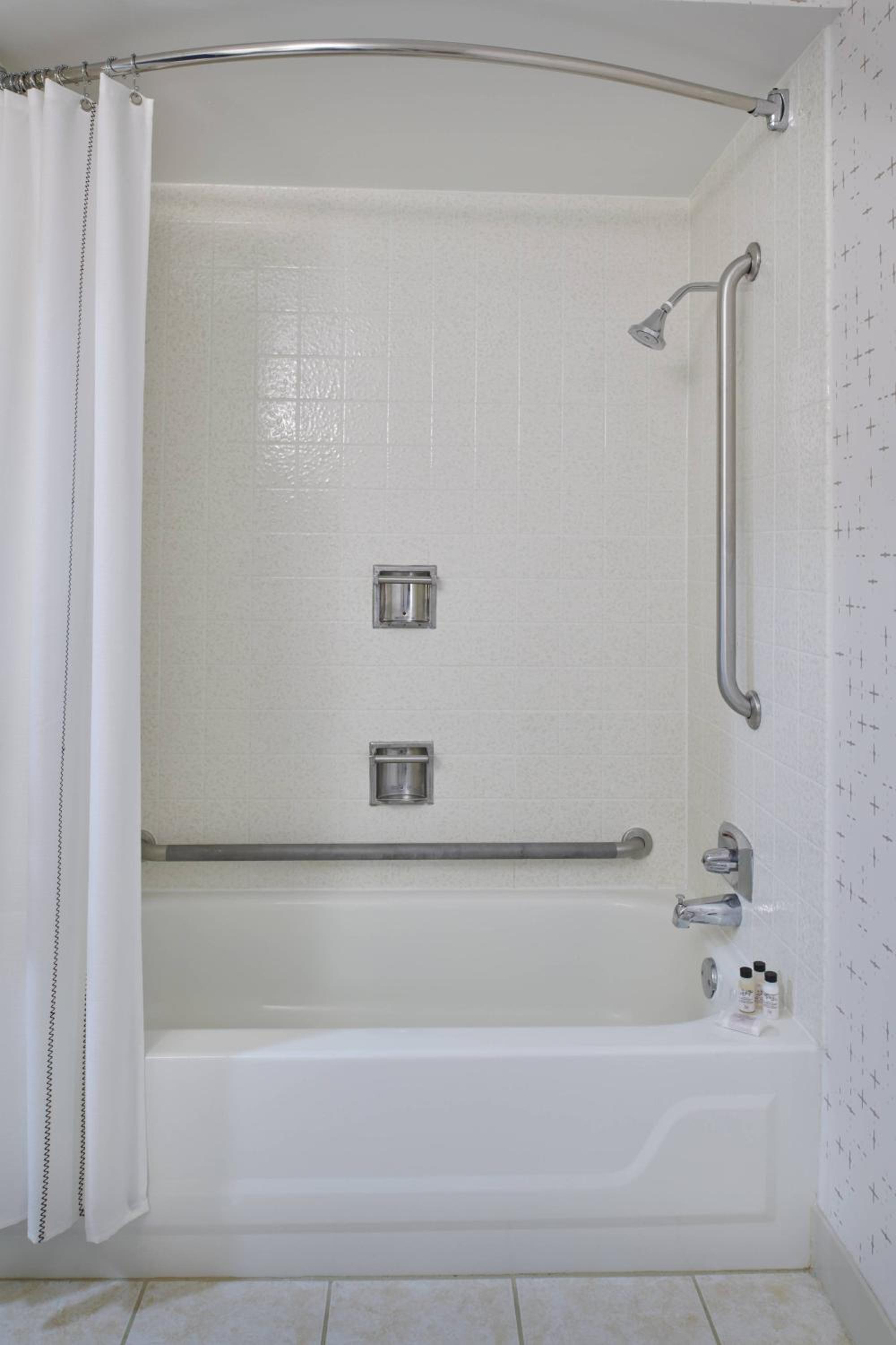 Guest room, 1 King,  Adapted Tub - Mobility and Hearing Accessible - Photo 4