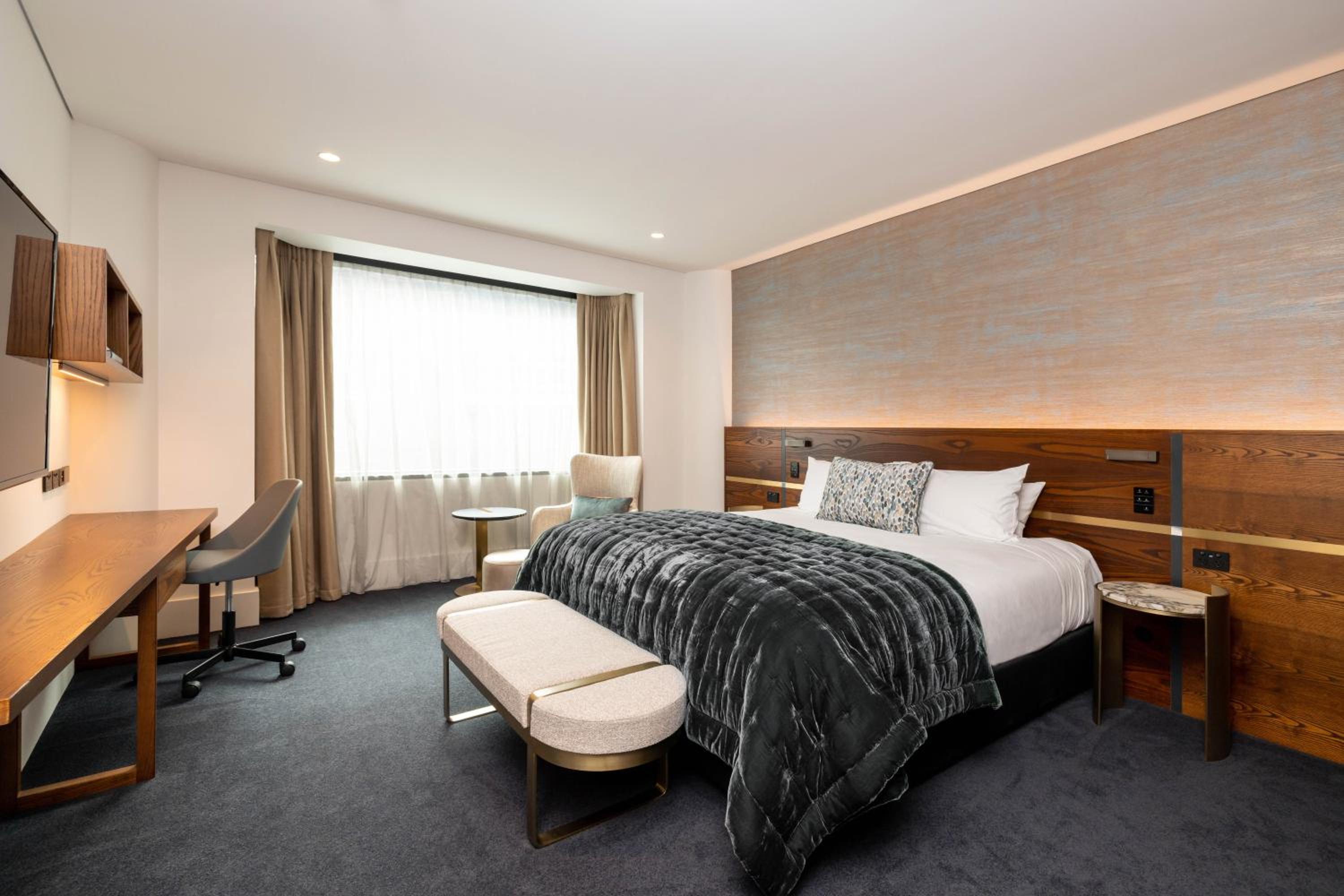 Superior King Room - Photo 5