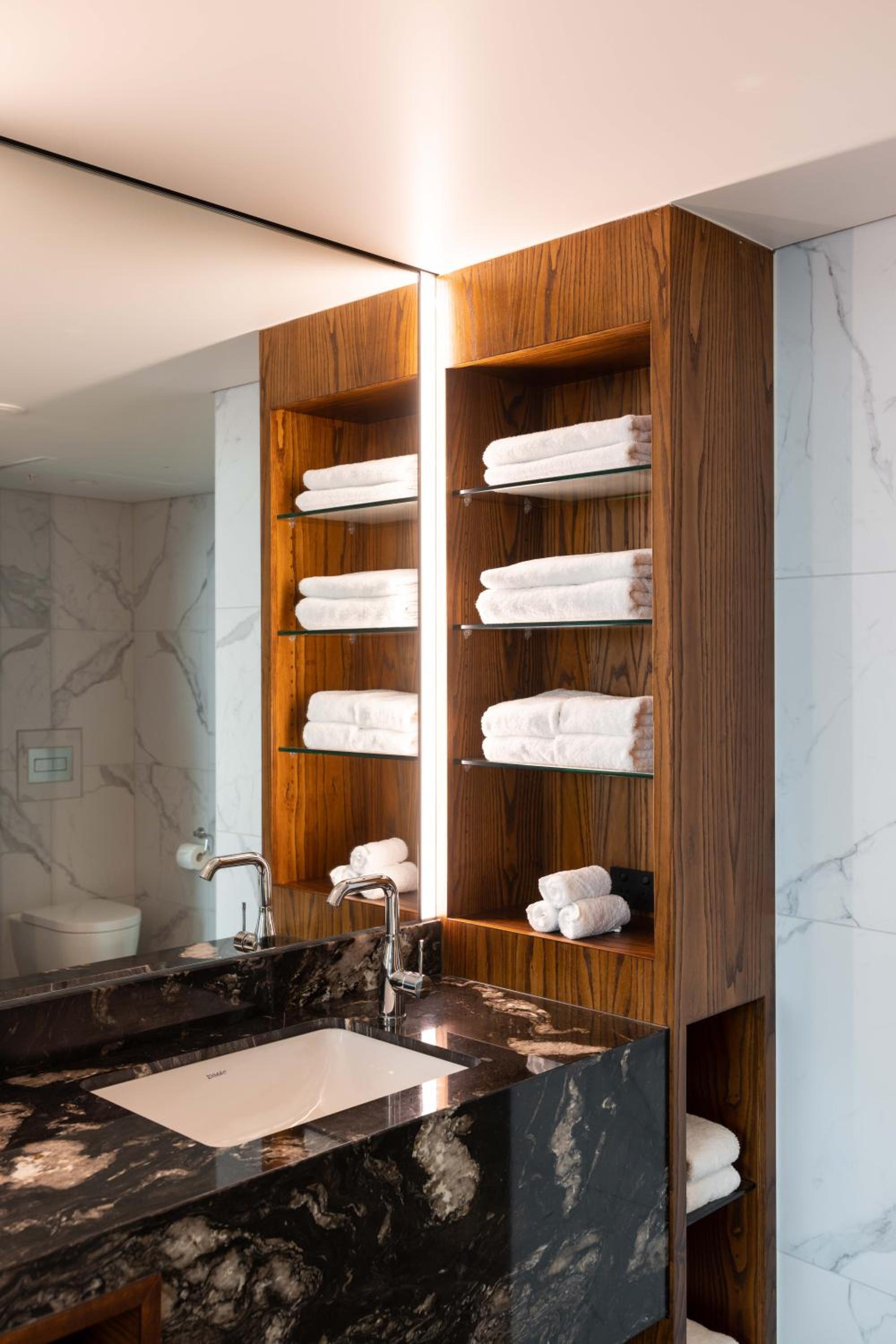 Horizon Suite - Photo 6