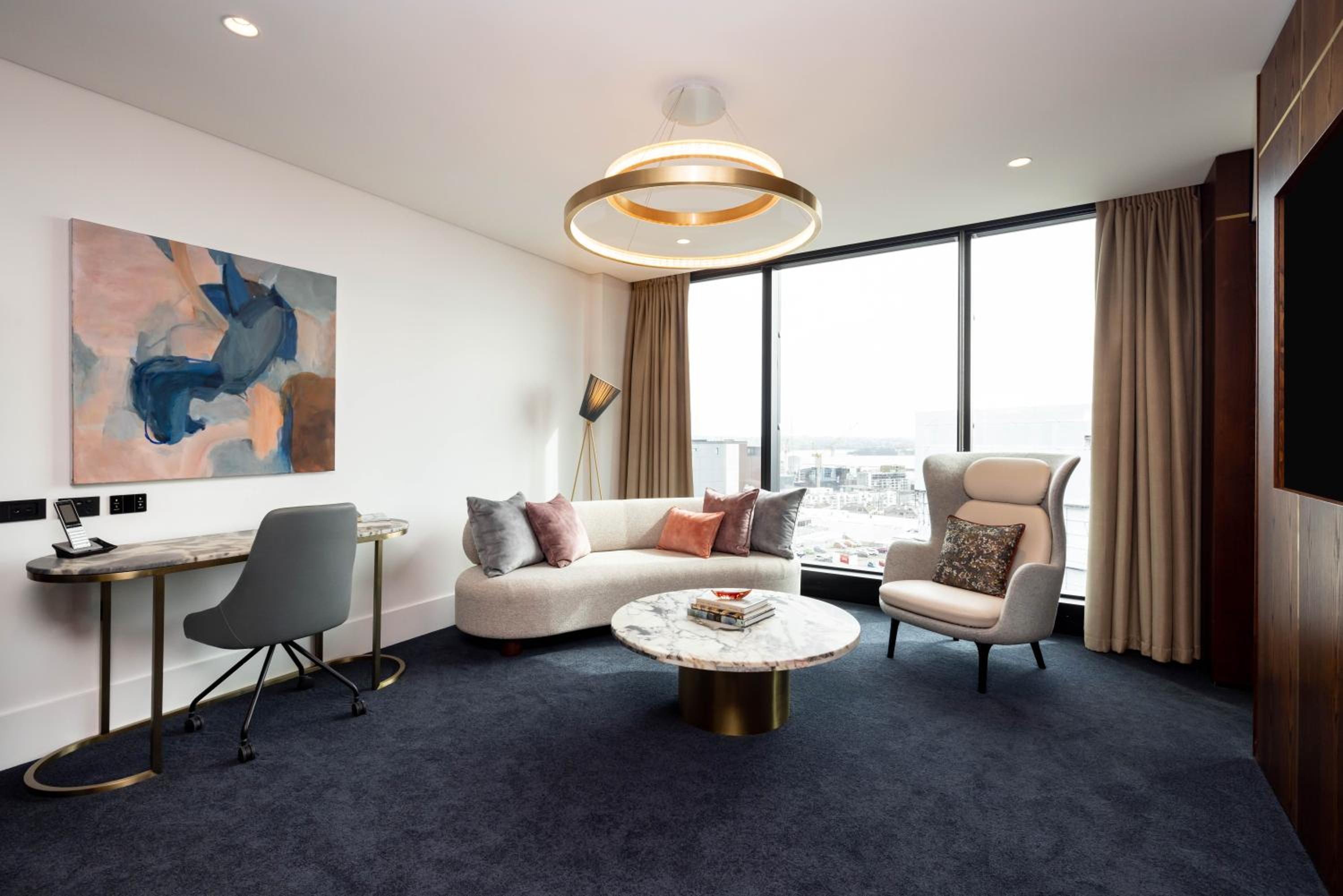 Horizon Suite - Photo 8