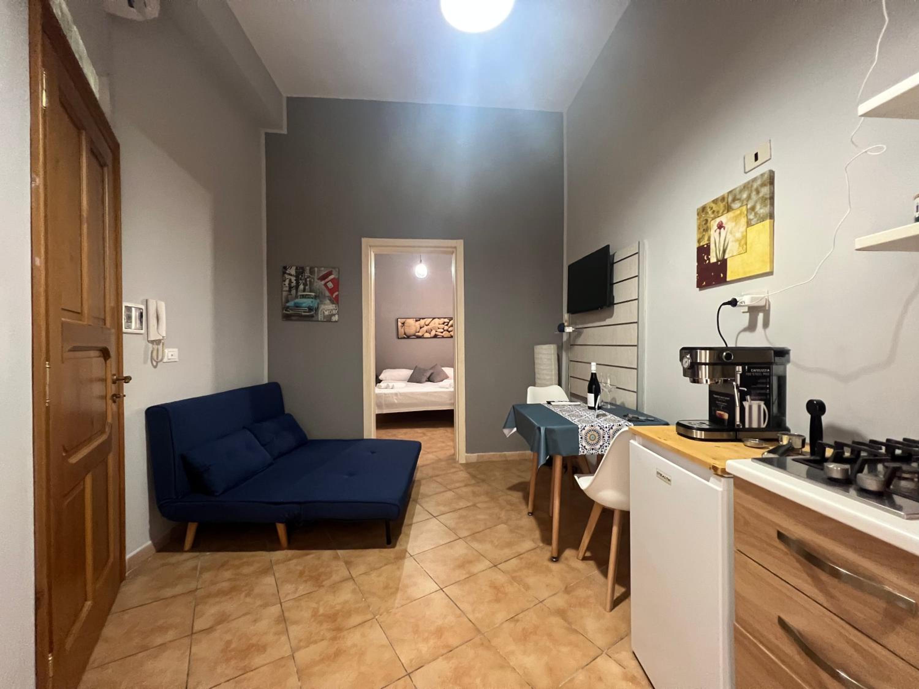 Apartment with Balcony photo 3