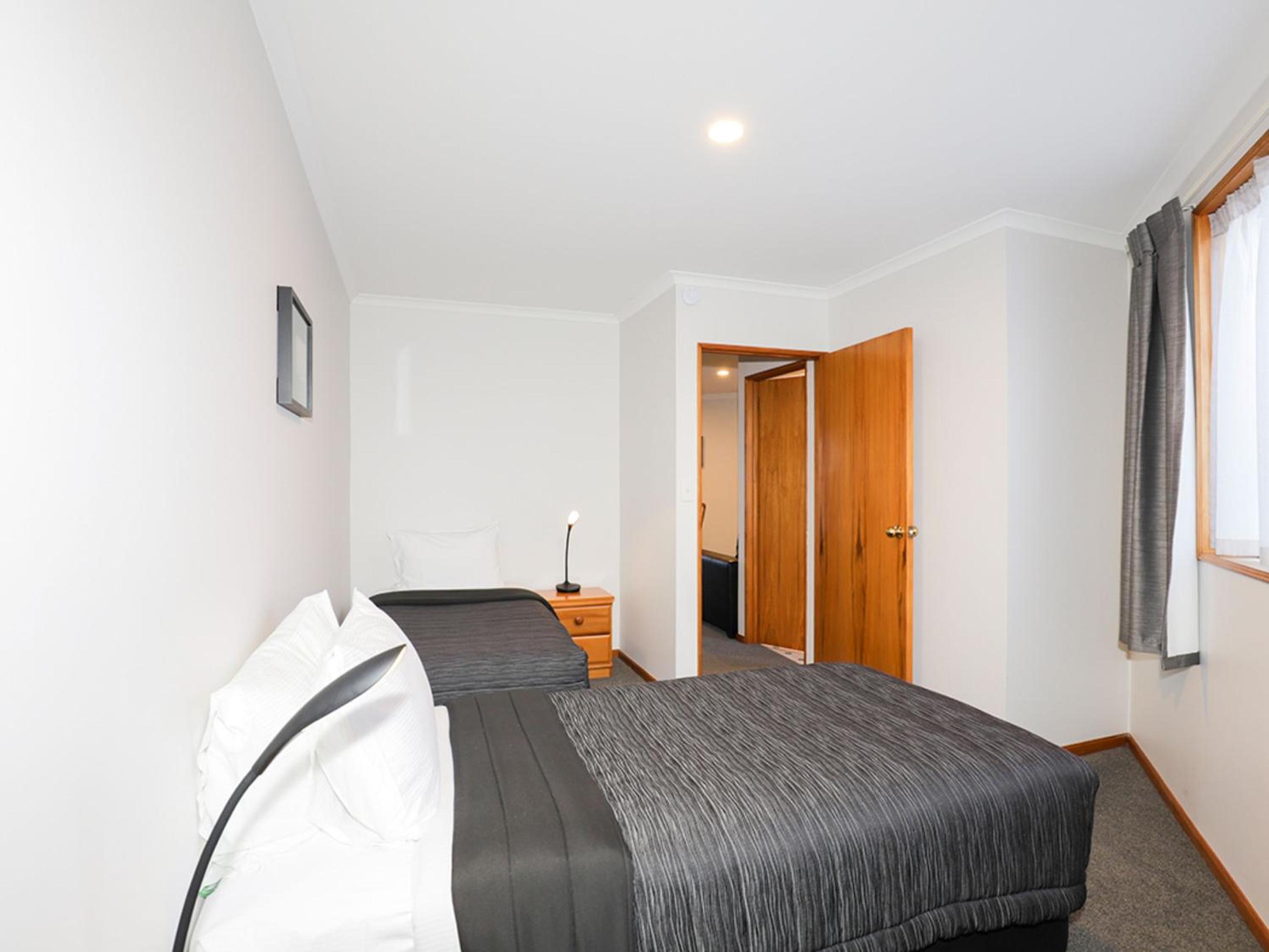 Three-Bedroom Apartment photo 3