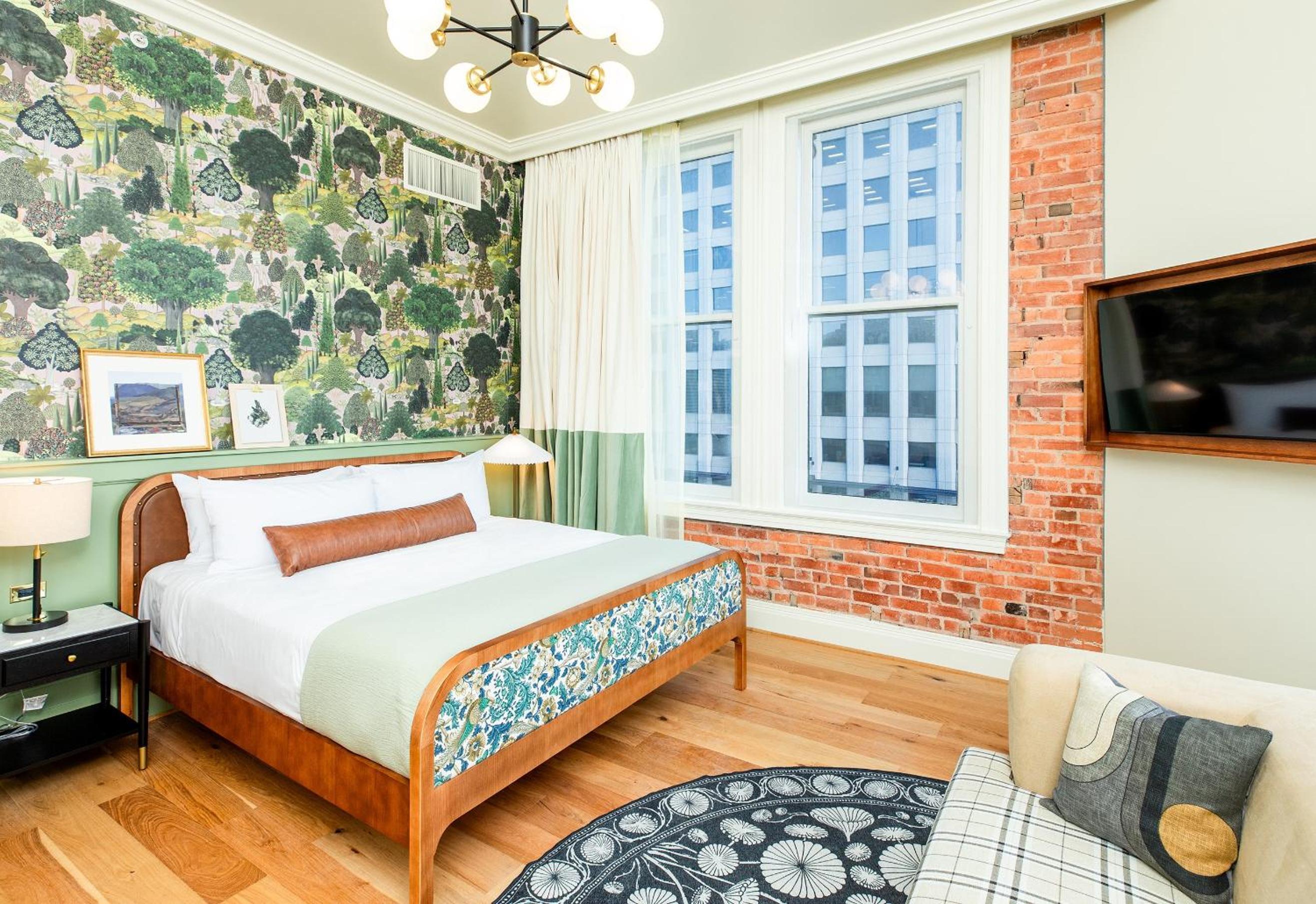 Remedy King Suite - Photo 3