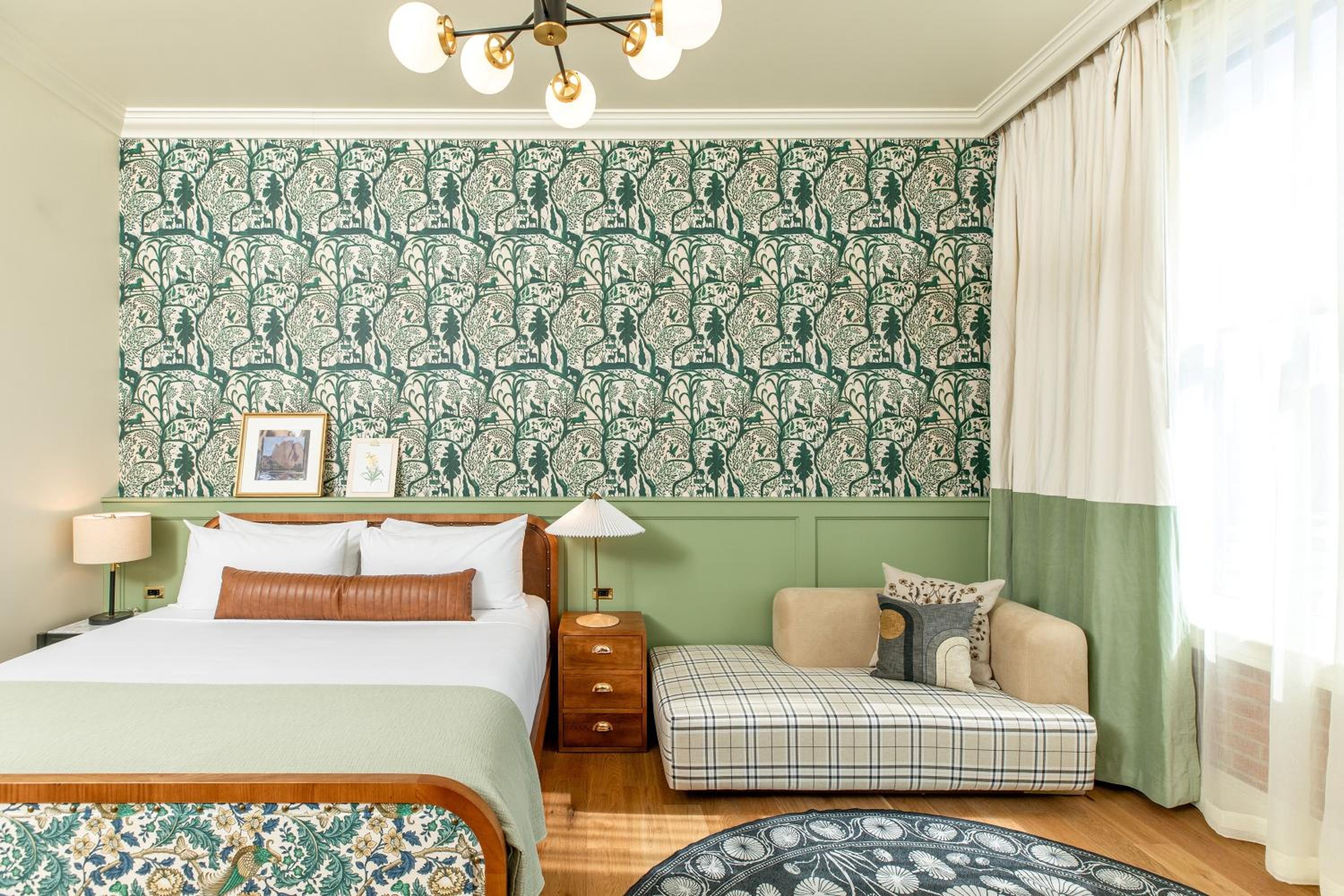 Retreat Suite with Two Queen Beds - Photo 8