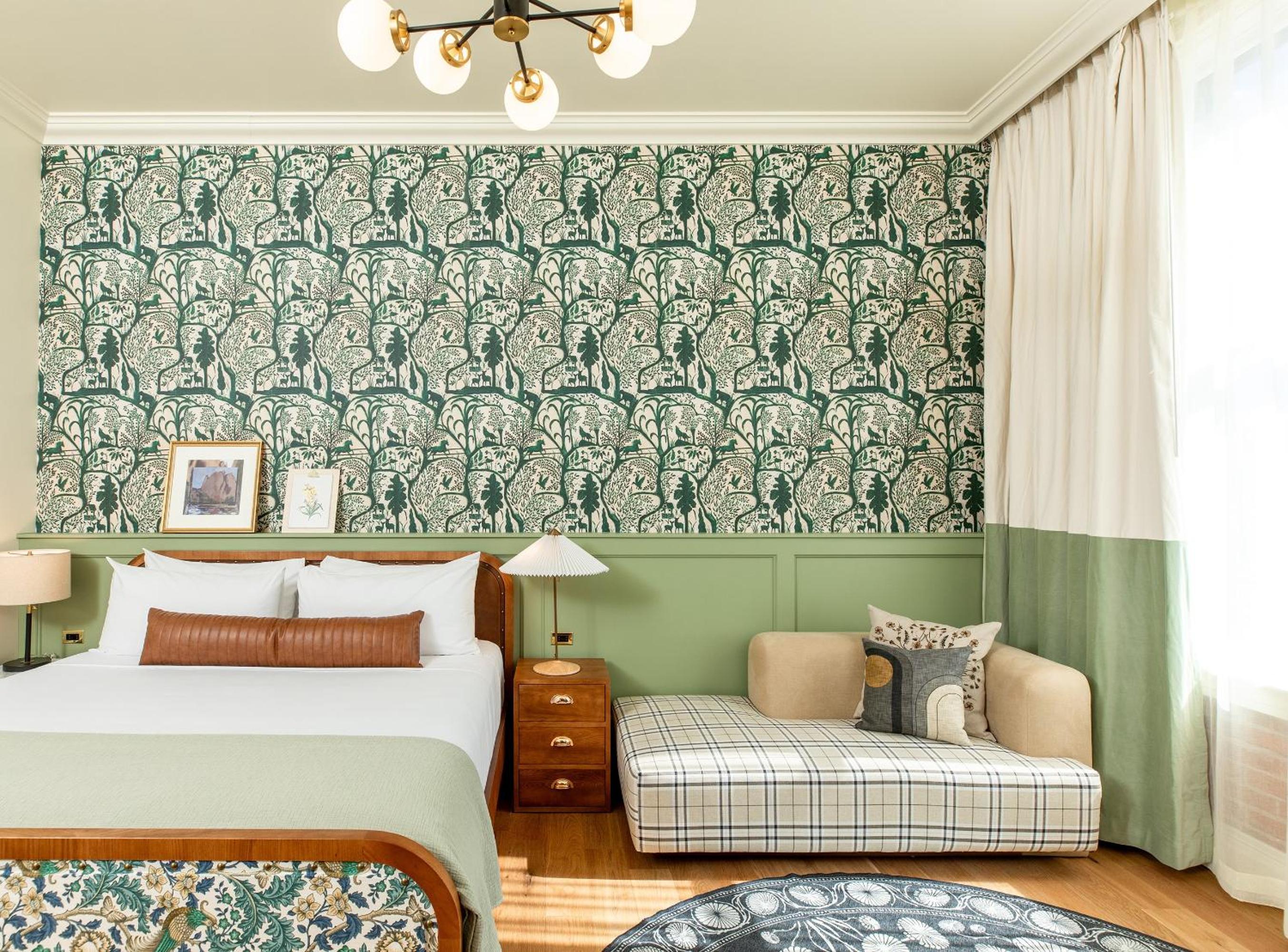 Retreat Suite with Two Queen Beds - Photo 14