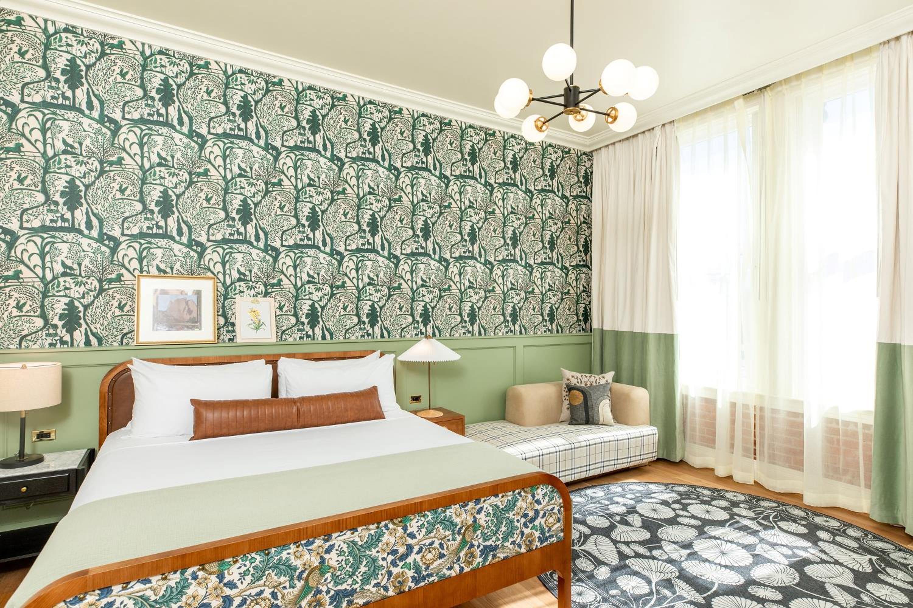 Retreat Suite with Two Queen Beds - Photo 2