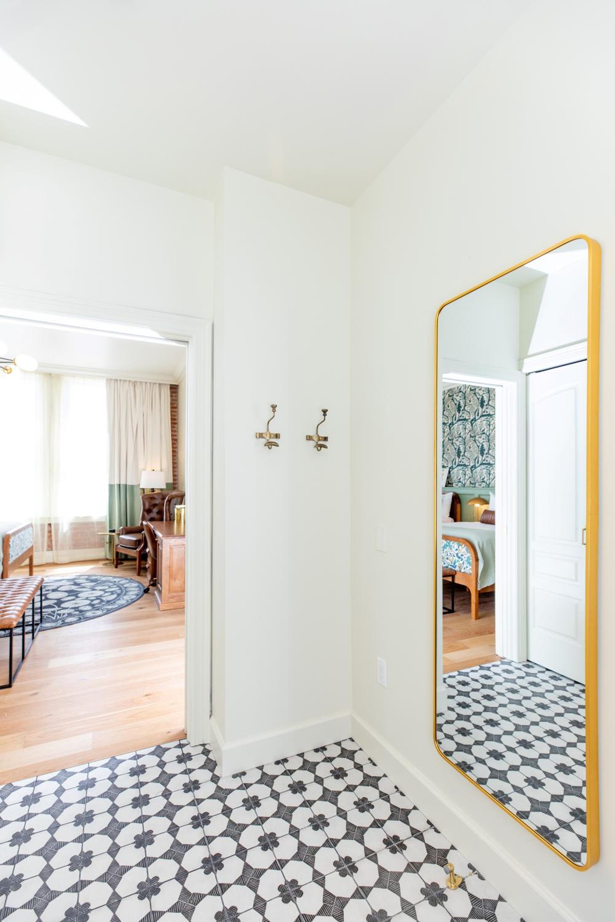 Retreat Suite with Two Queen Beds - Photo 11