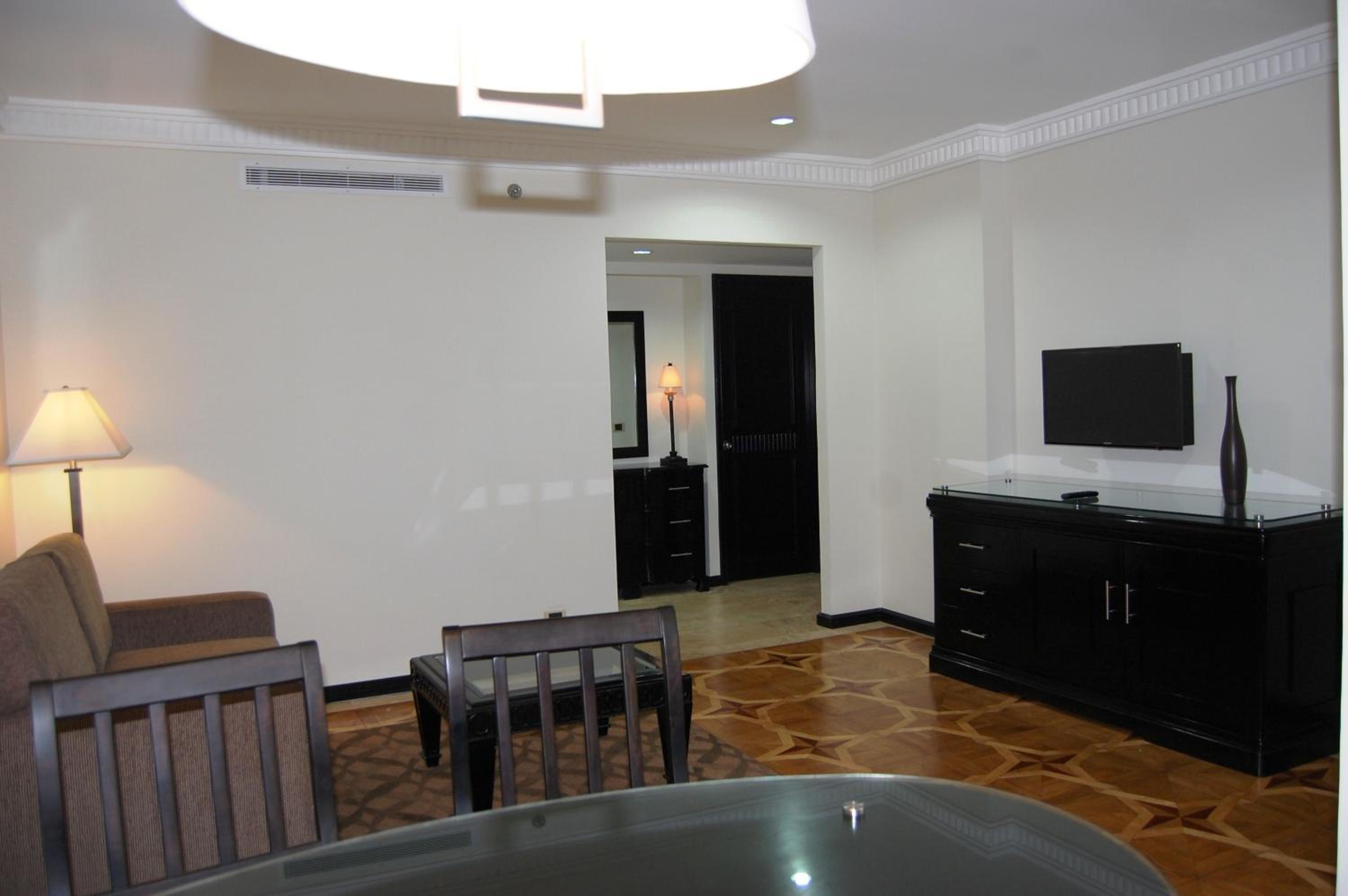 Deluxe Suite - Photo 3