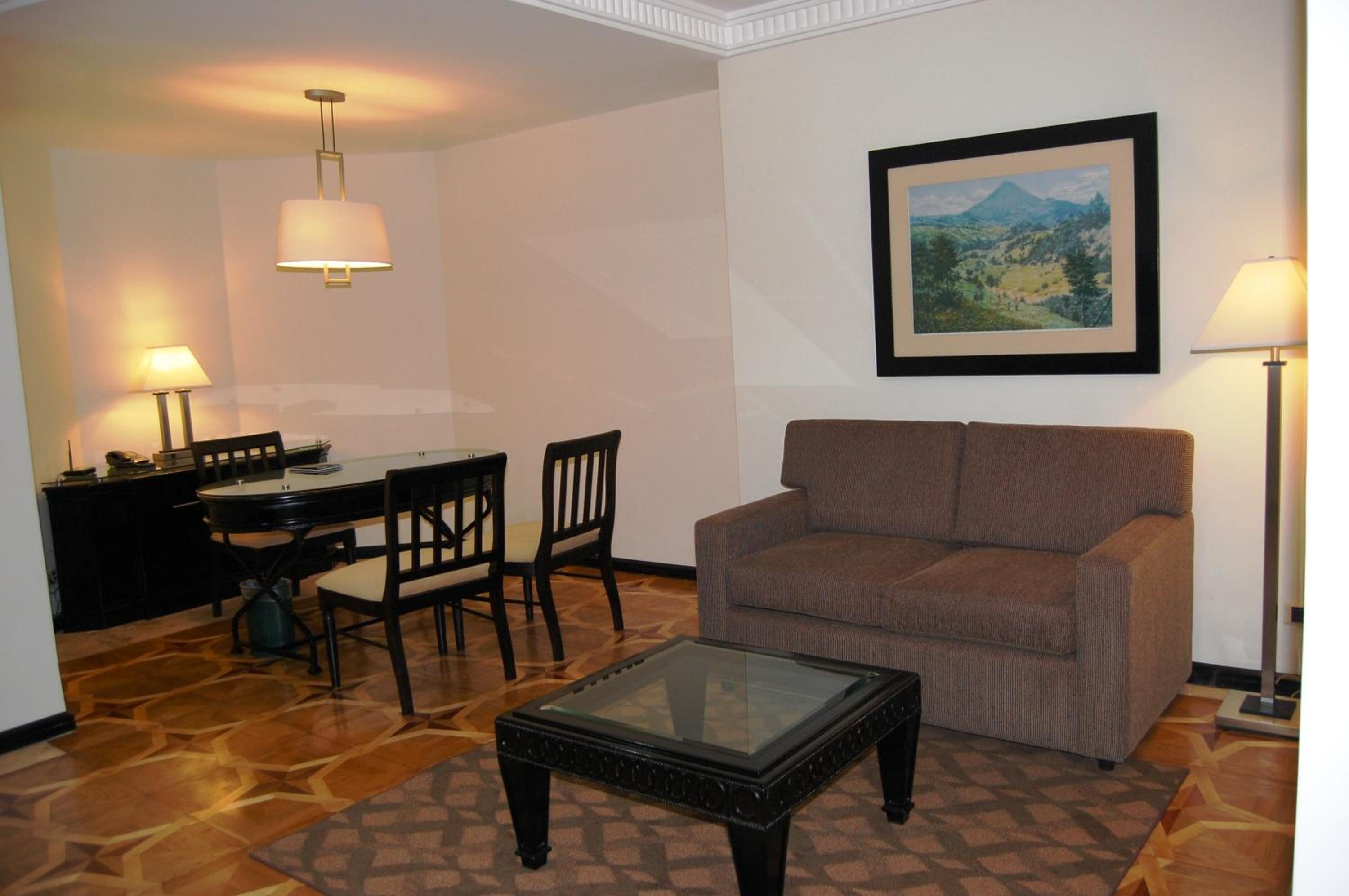 Deluxe Suite - Photo 4