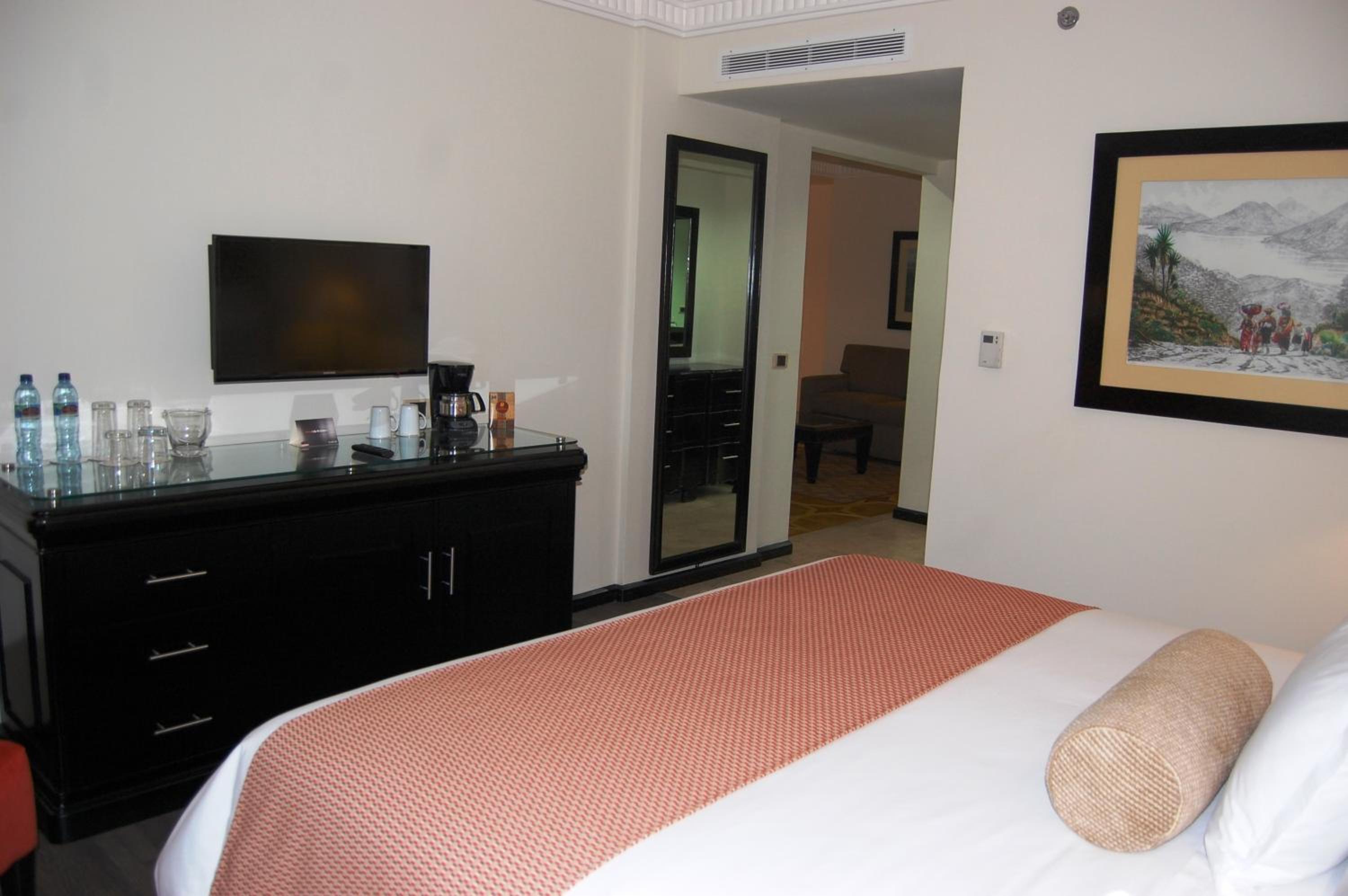 Deluxe Suite - Photo 2