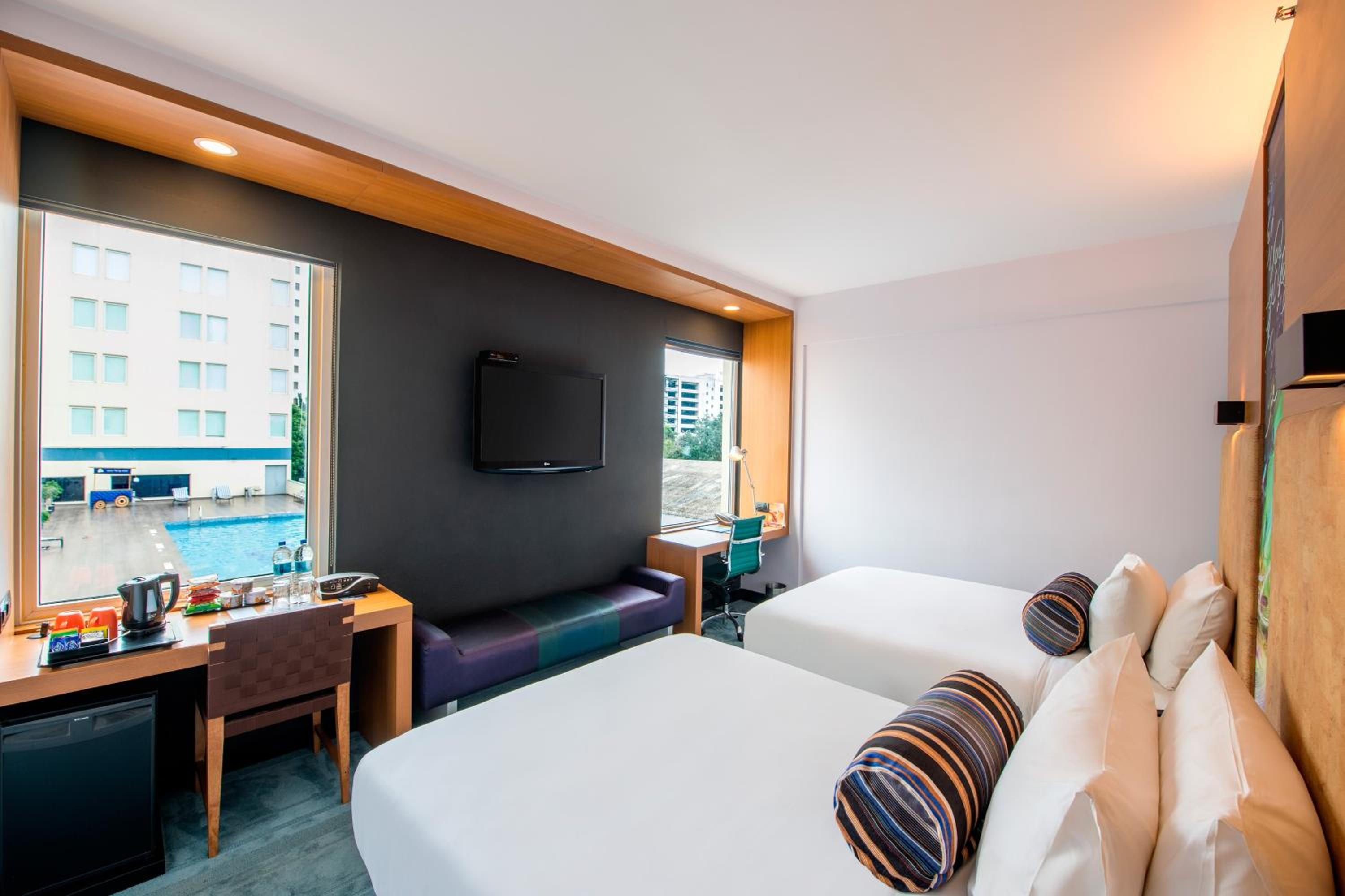 Splash Room, 2 Queen,Pool view - Bundled Inclusions