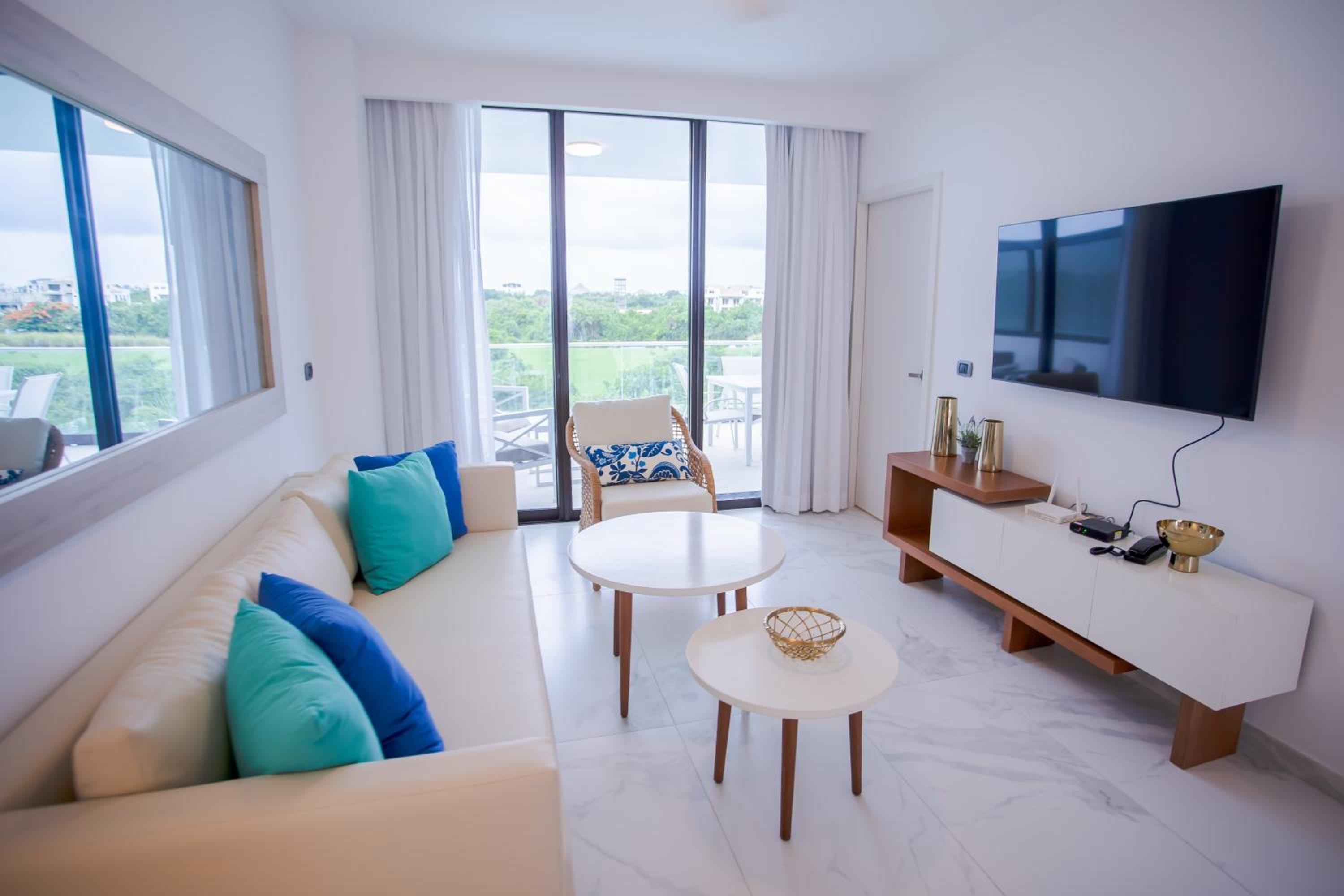 Apartment with Pool View  - Photo 18