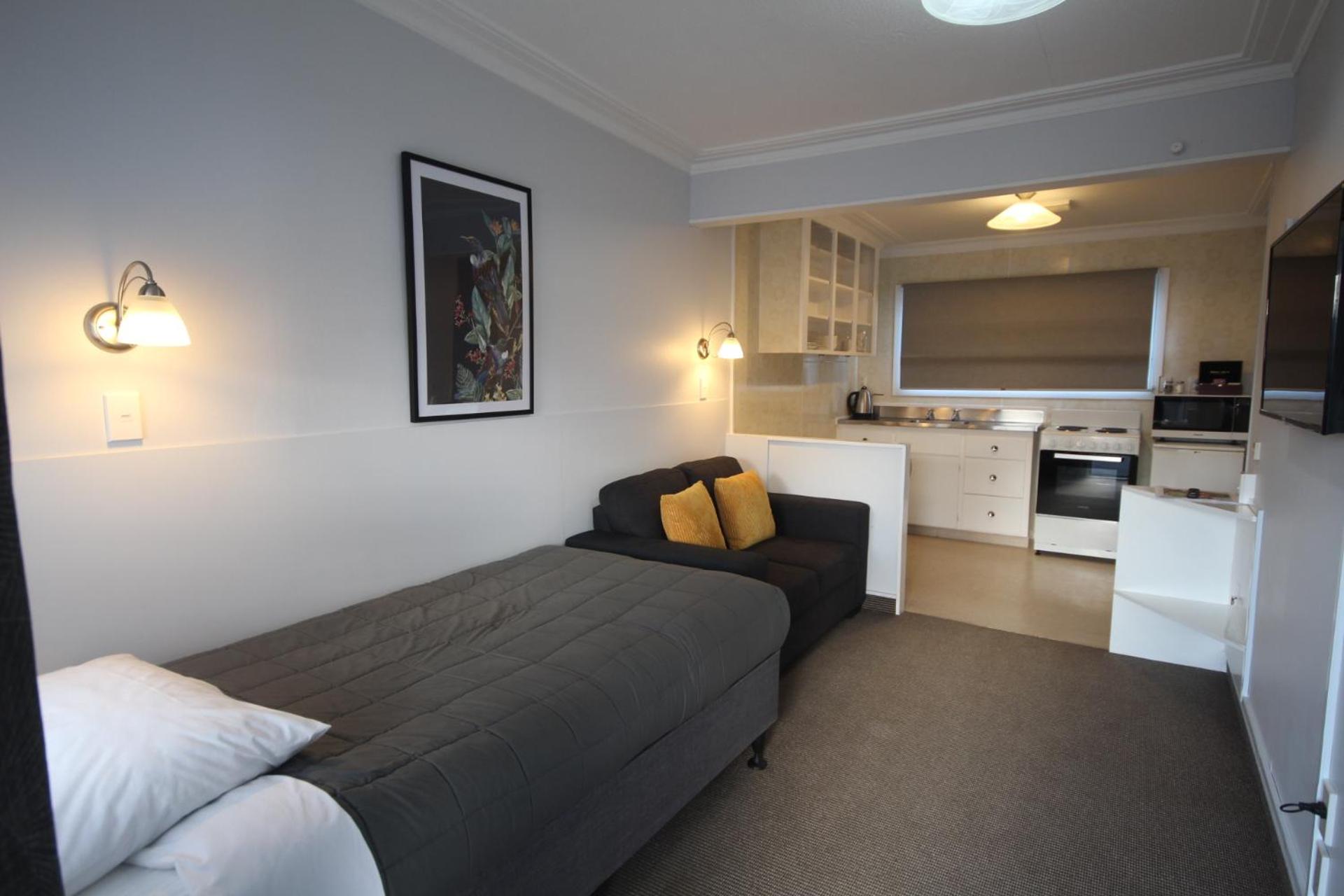 One-Bedroom Apartment photo 2