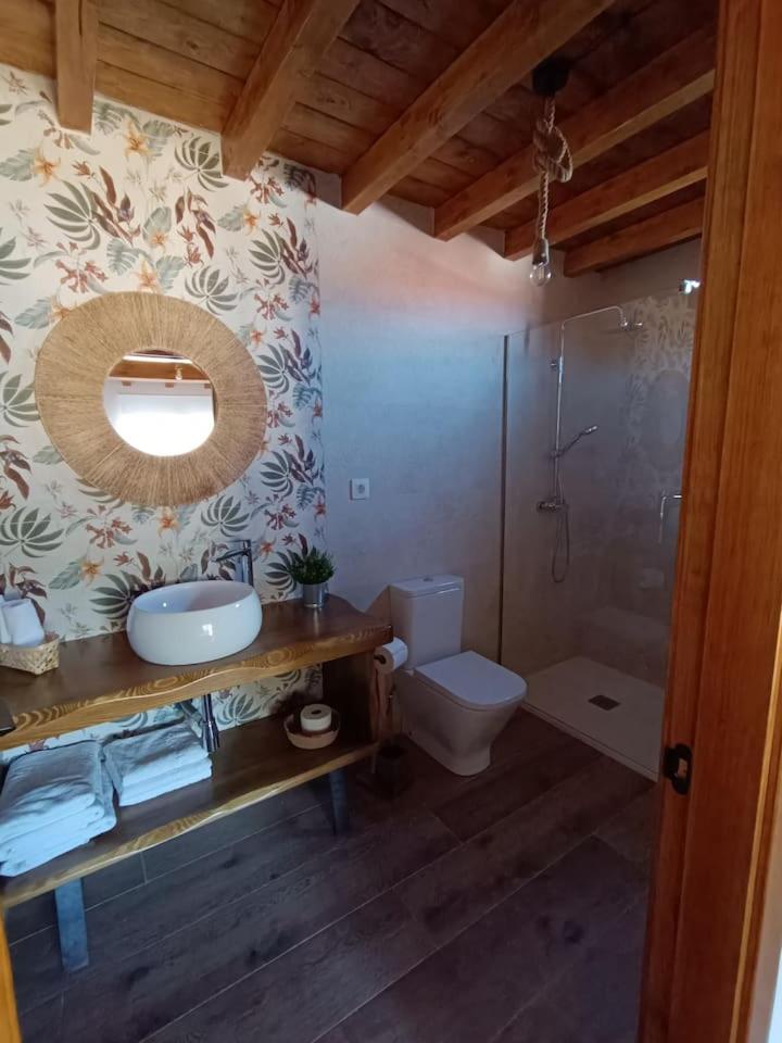 Five-Bedroom House photo 2