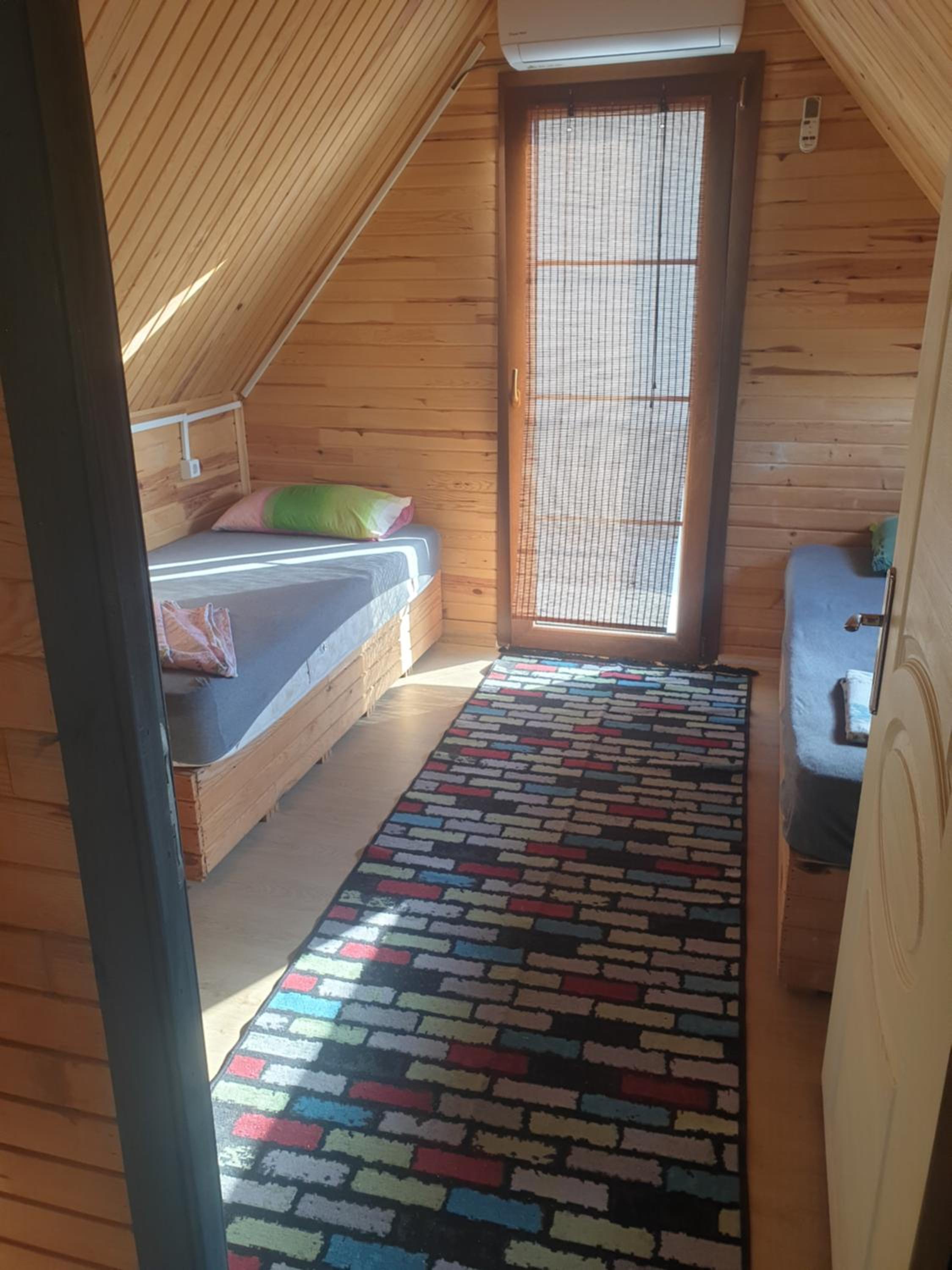 Standard Twin Room With Shared Bathroom
