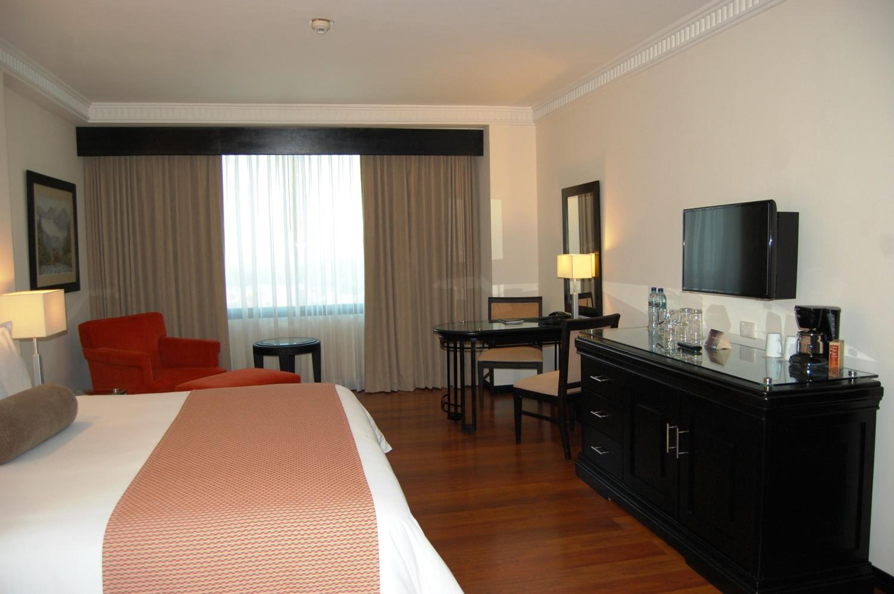 Business One King Size Bed (adults only) - Photo 7