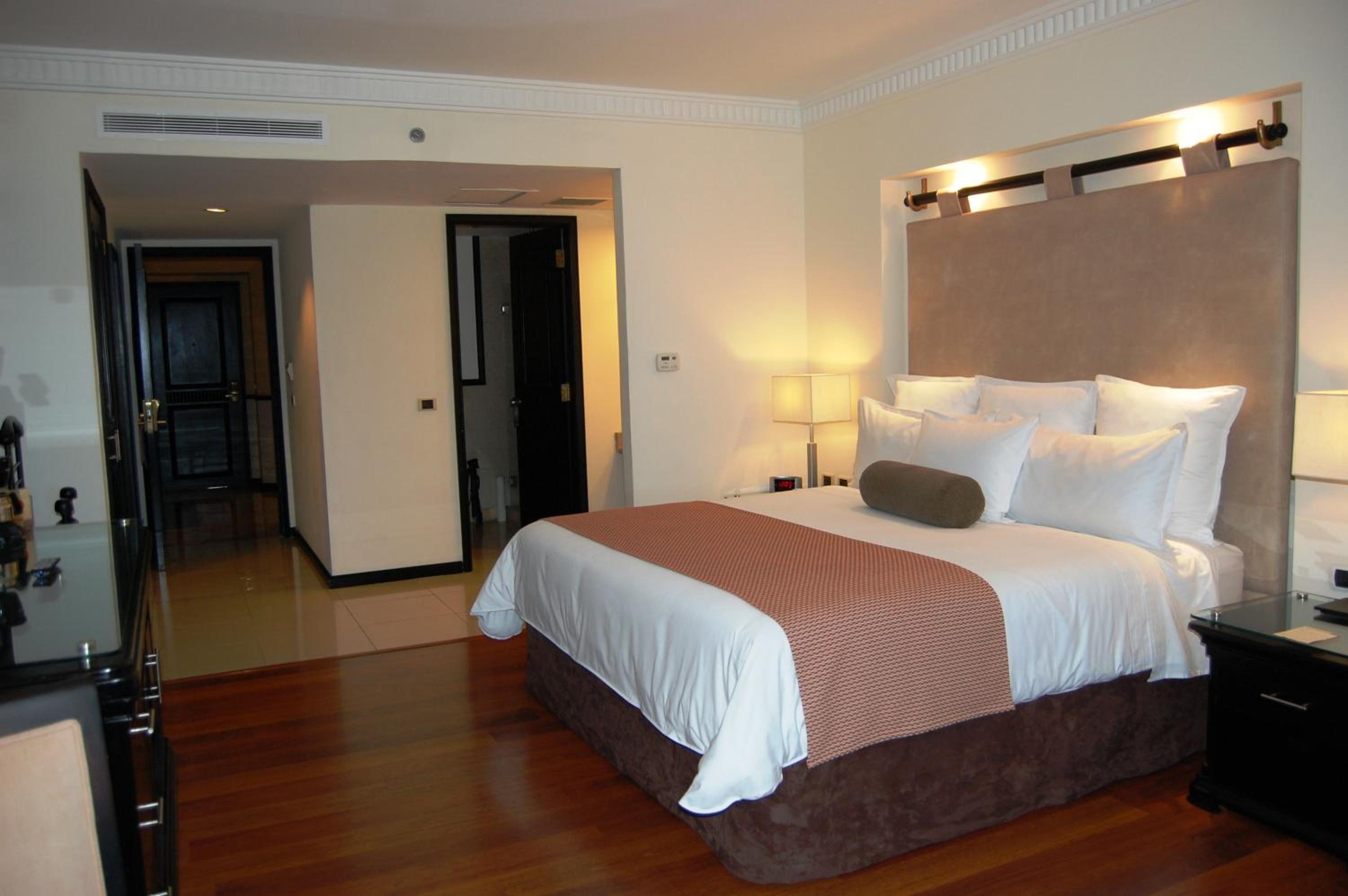 Business One King Size Bed (adults only) - Photo 3