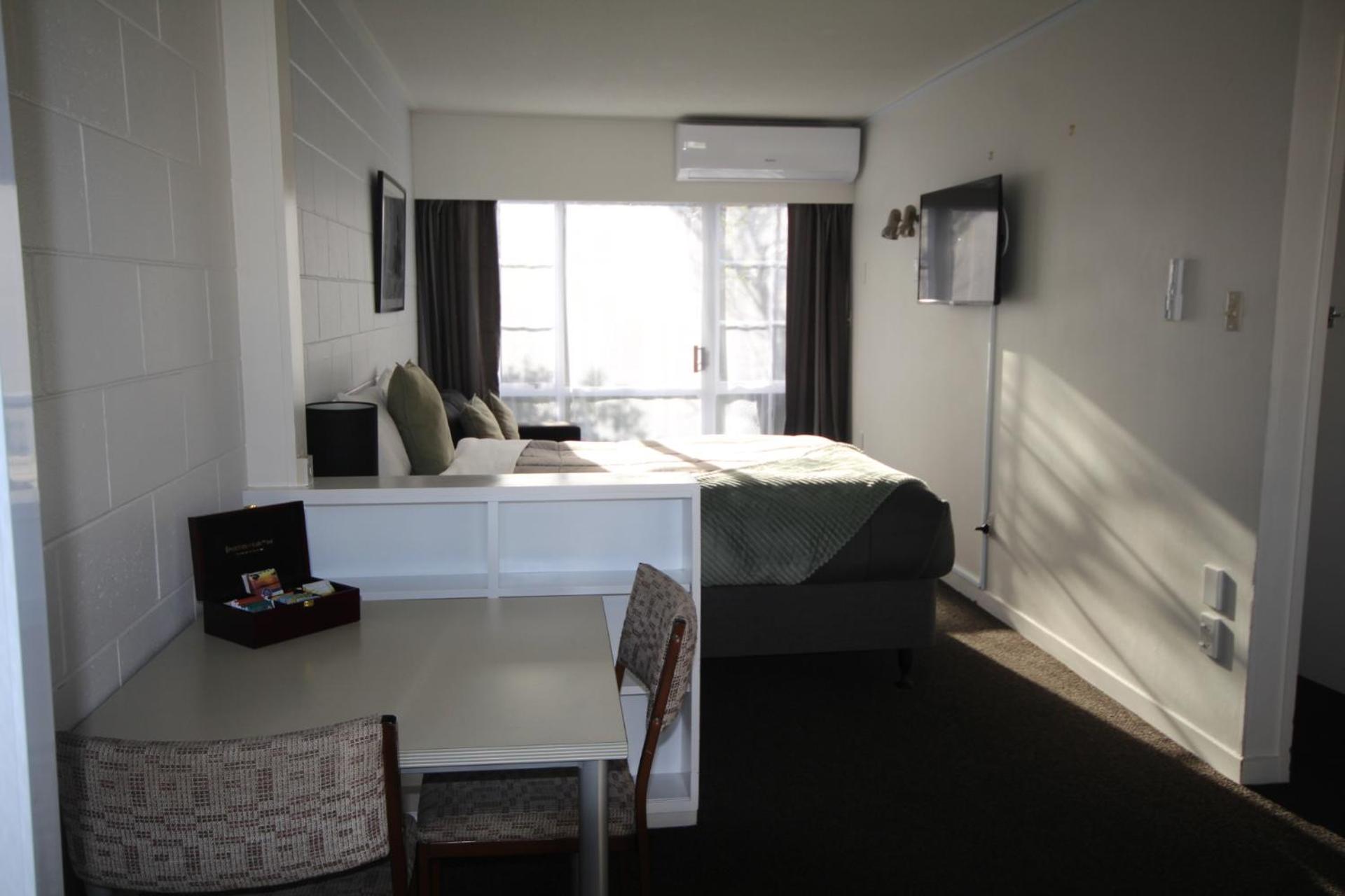 One-Bedroom Apartment photo 3