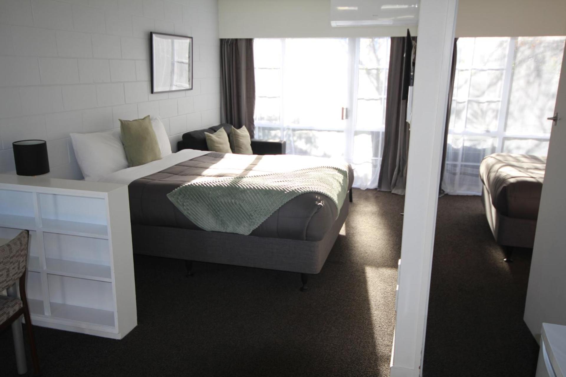 One-Bedroom Apartment photo 2