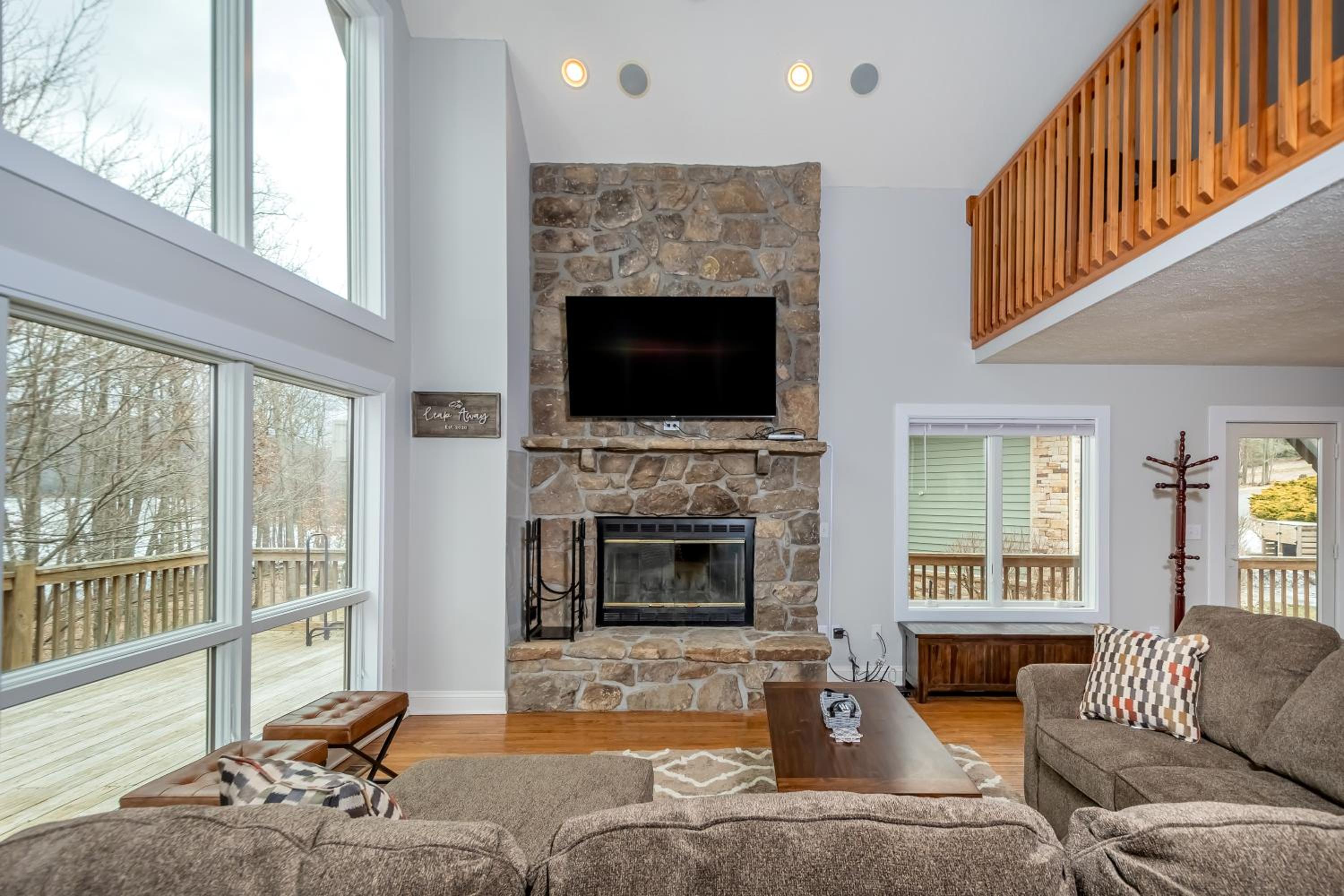 Five-Bedroom House photo 1