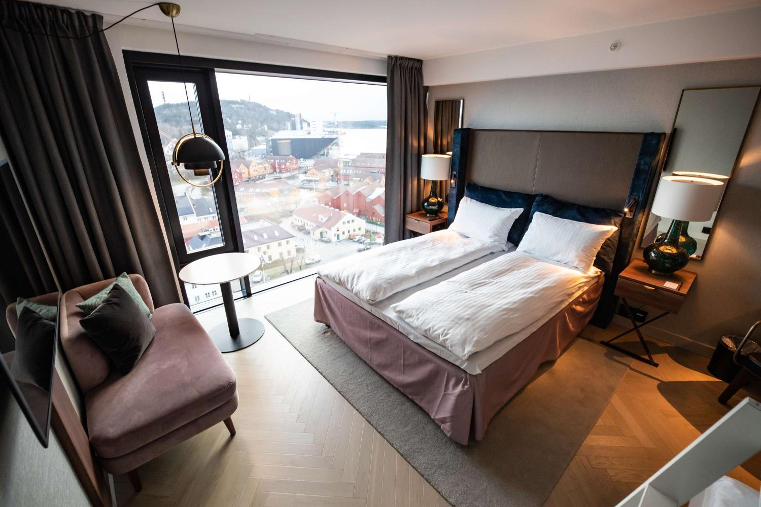 Standard Room with Ocean View - Photo 5