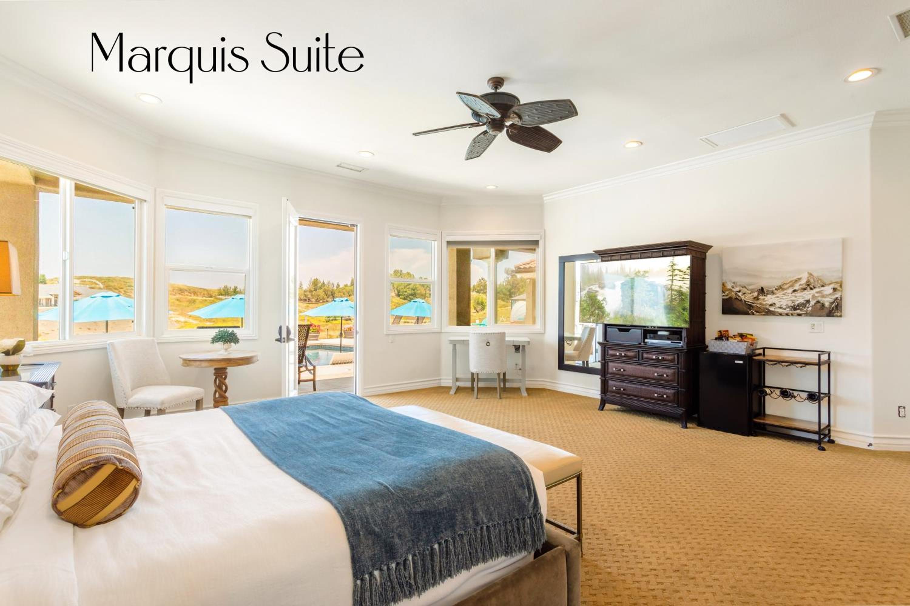 Deluxe King Suite