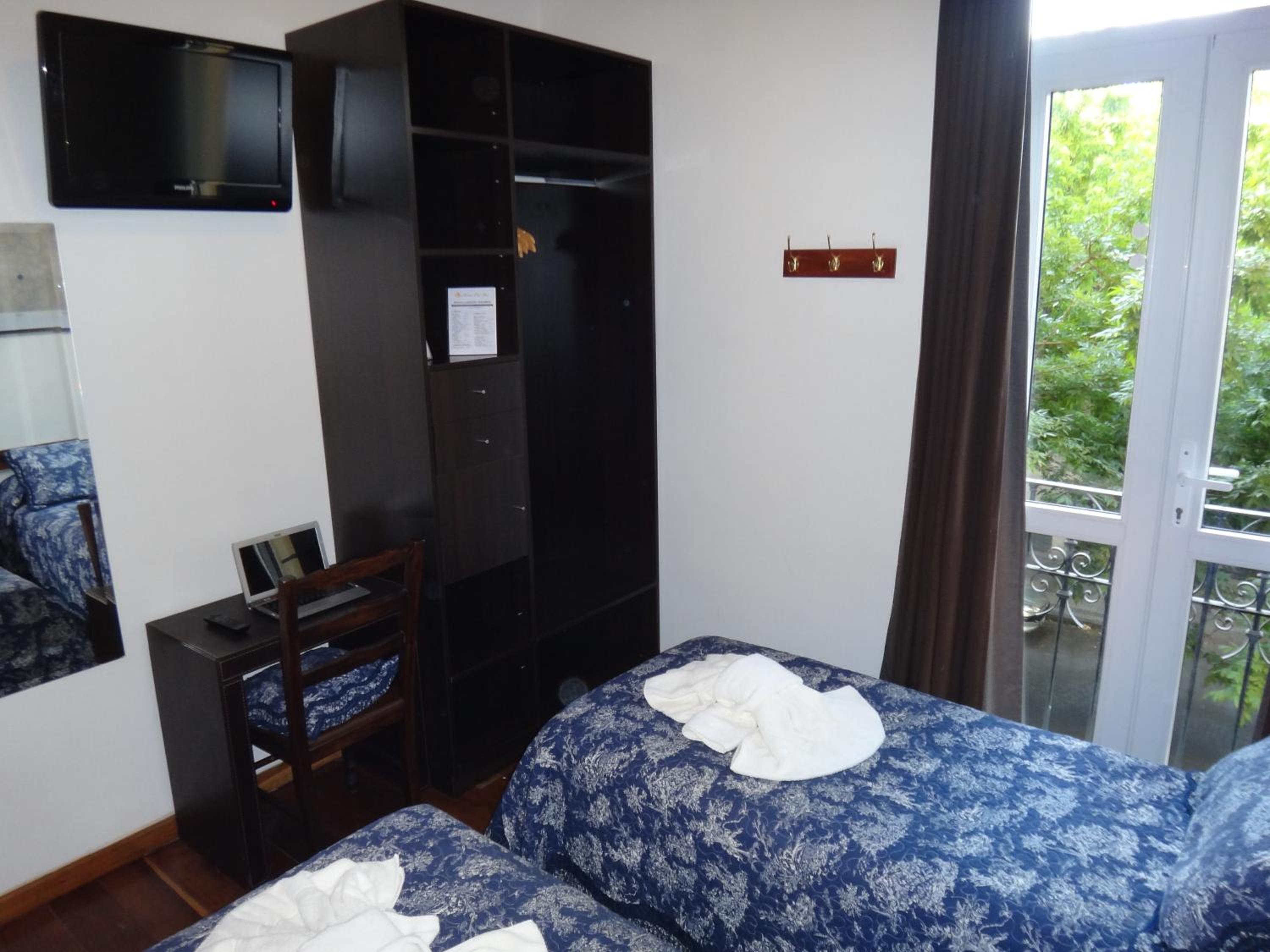 Double or Twin Room photo 2