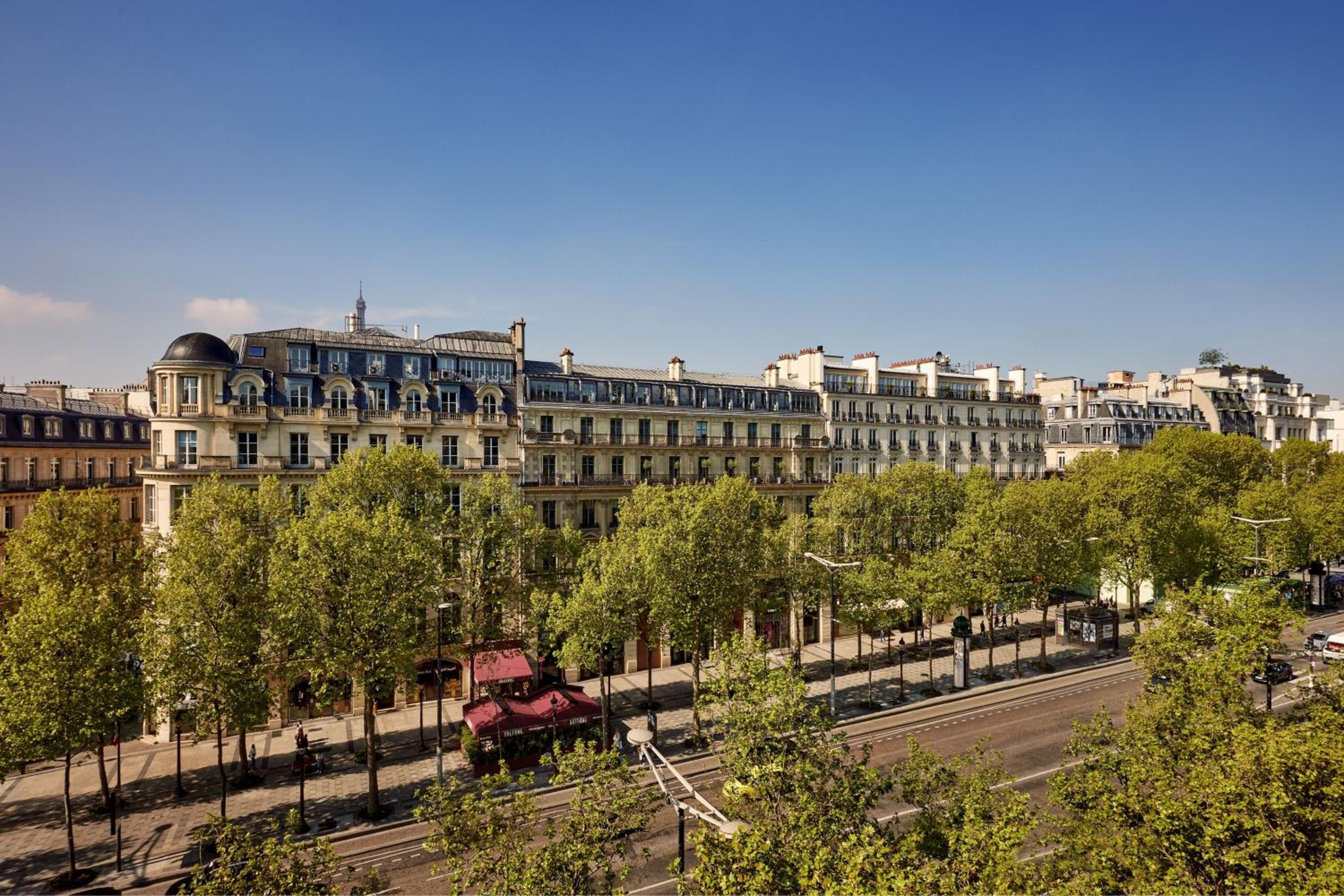 Champs Elysées Suite
