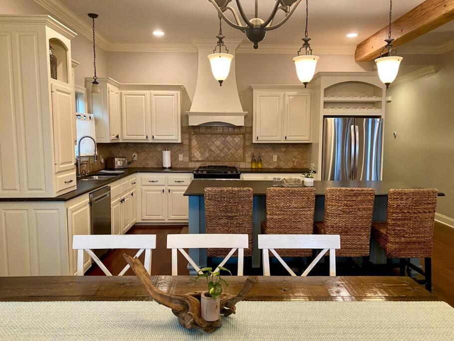 Three-Bedroom House photo 2