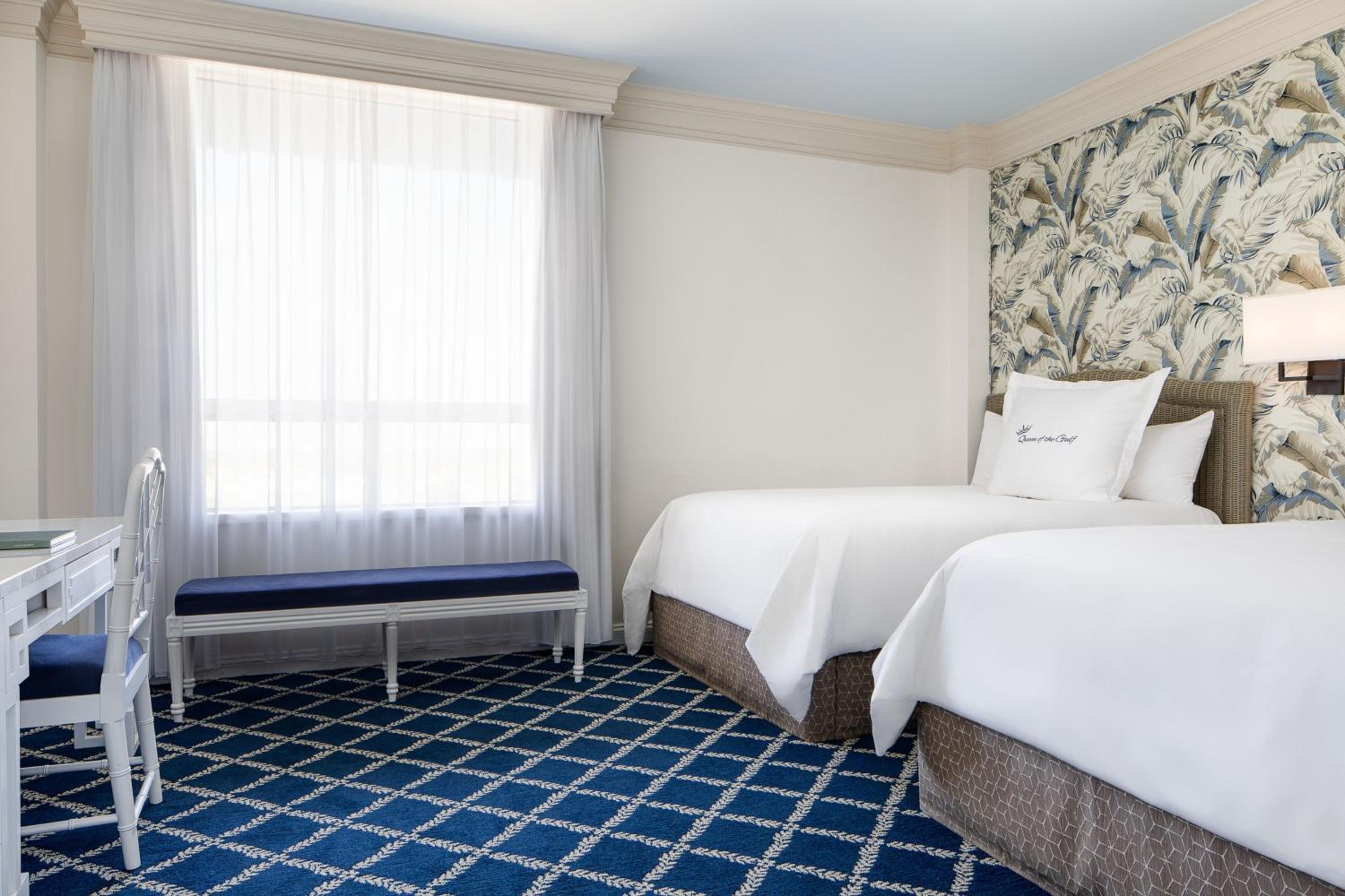 Deluxe Double Room with Two Double Beds and Ocean View - Beachfront - Photo 1