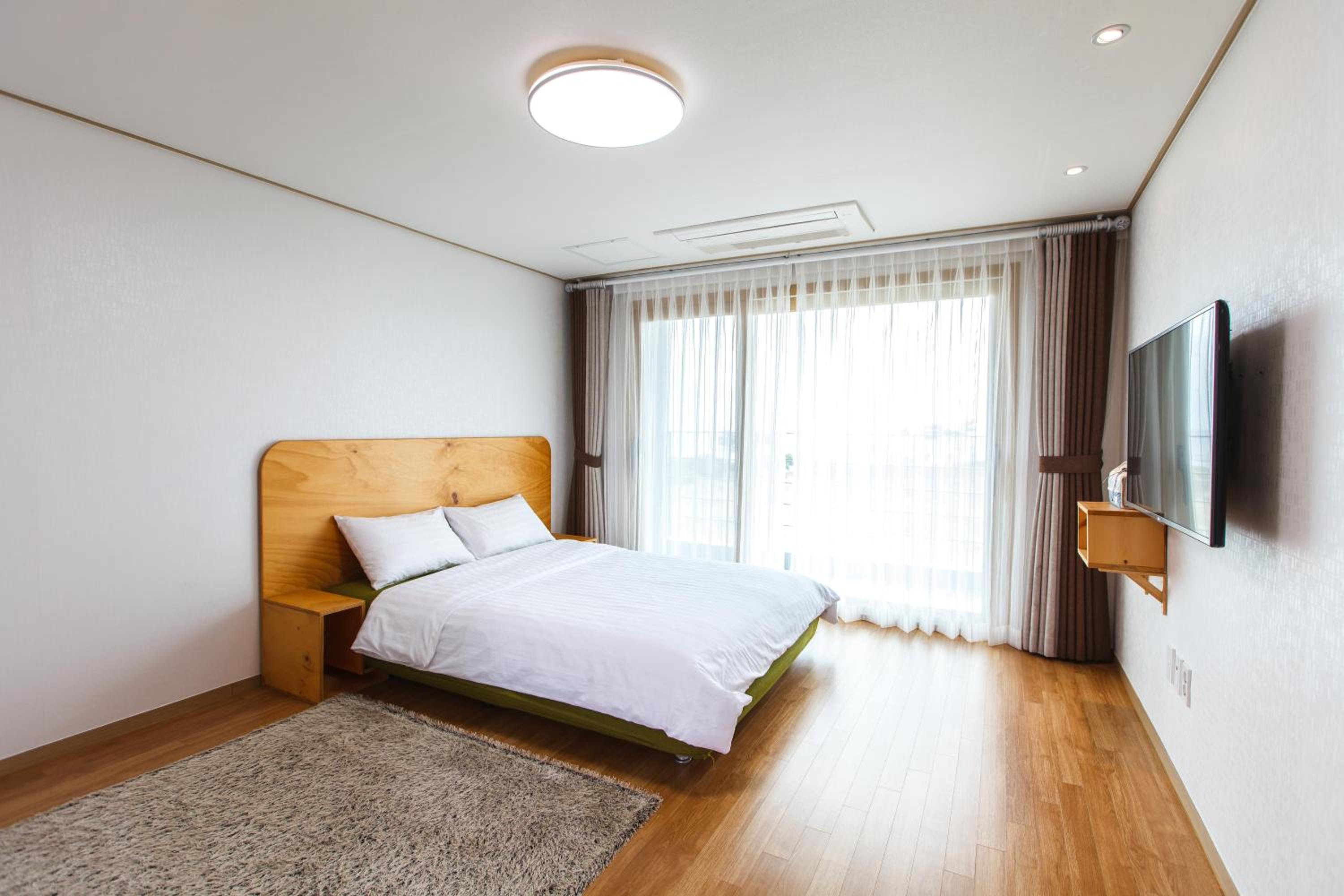 Duplex Suite - Photo 1