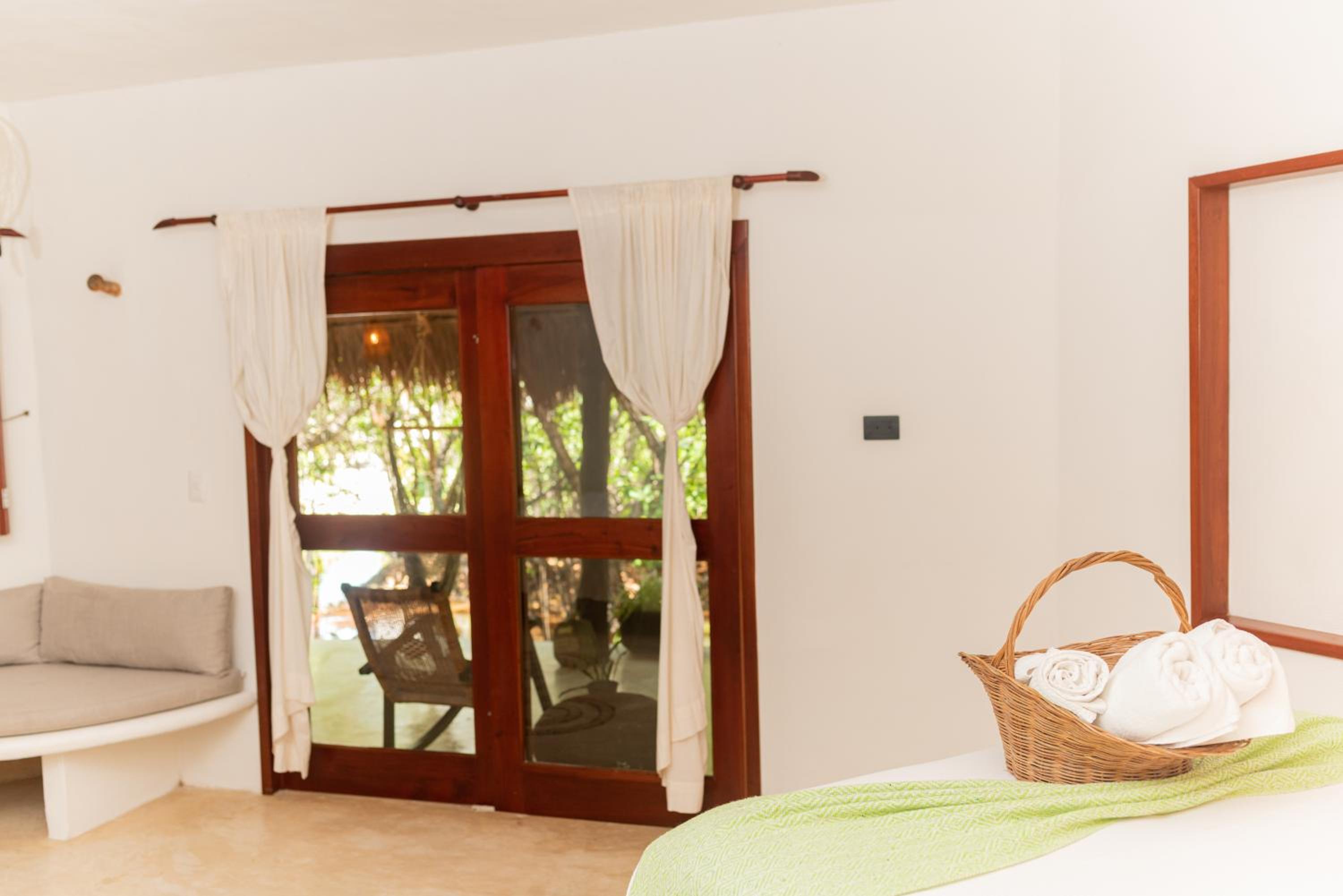 Camera con Letto Queen-Size al Piano Terra