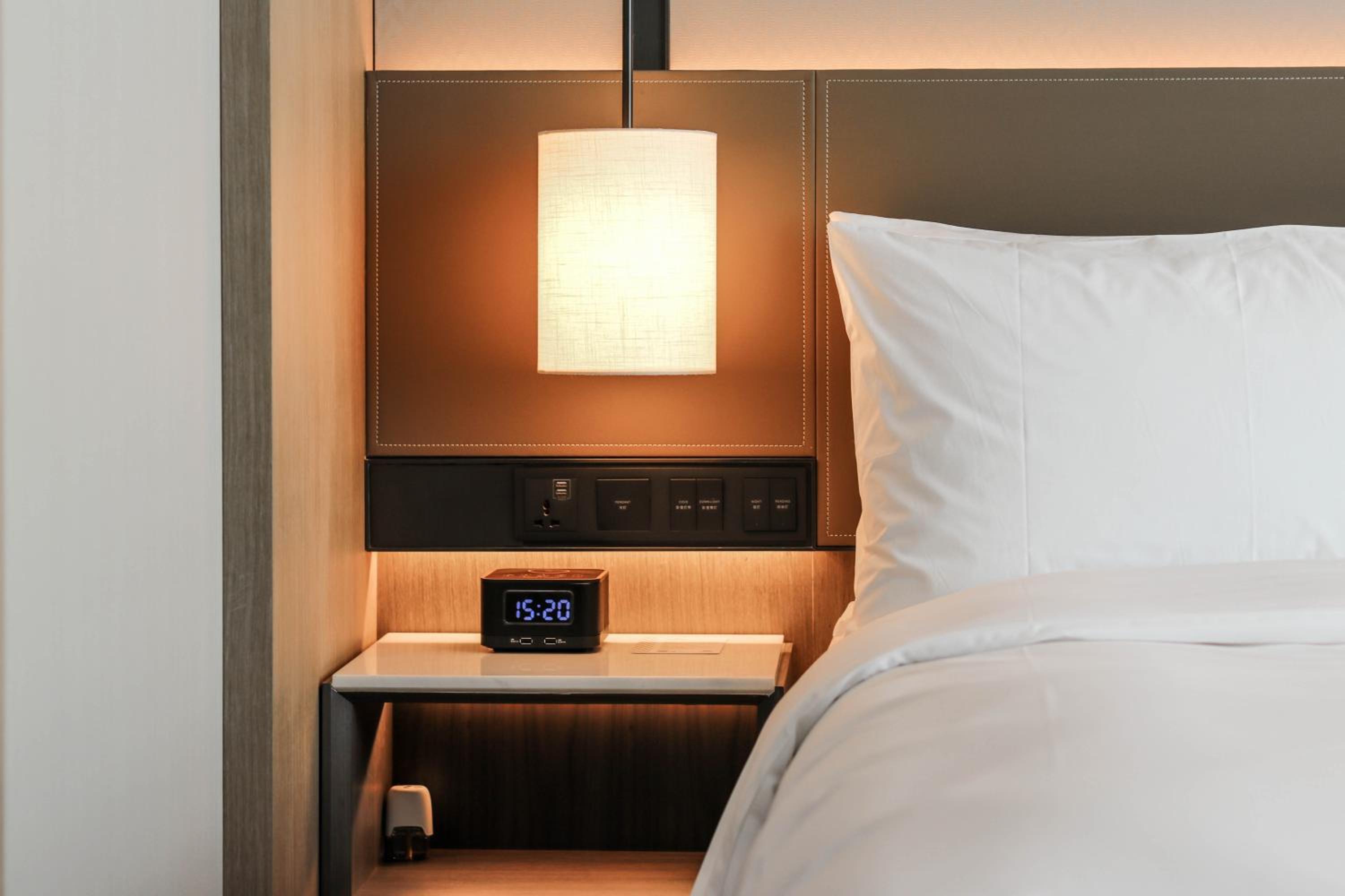King Studio Apartment with City View - Photo 3