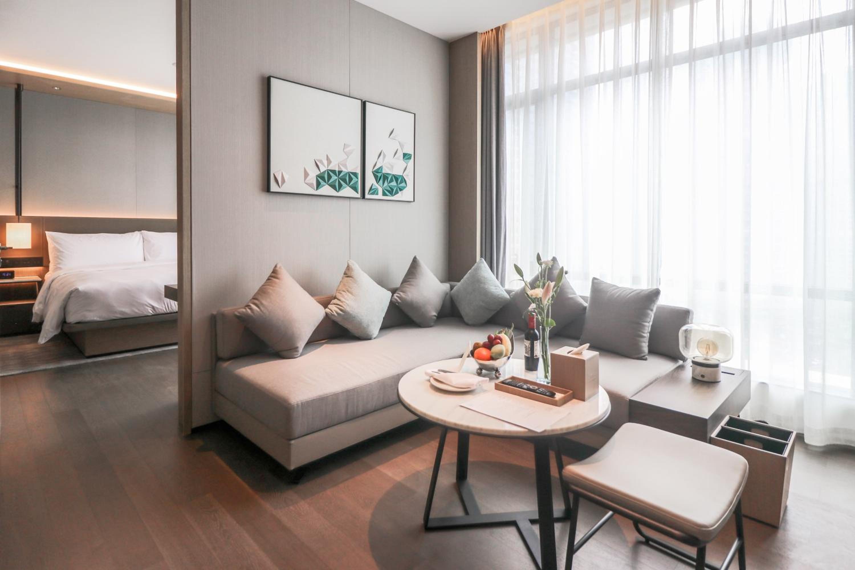 One-Bedroom King Suite - City View - Photo 2