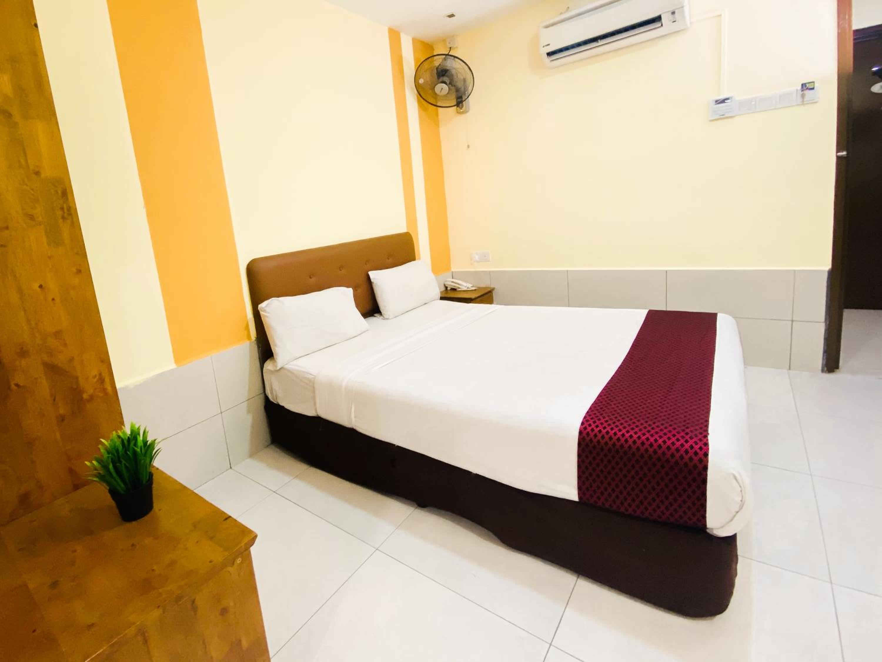 Deluxe Room - Photo 9
