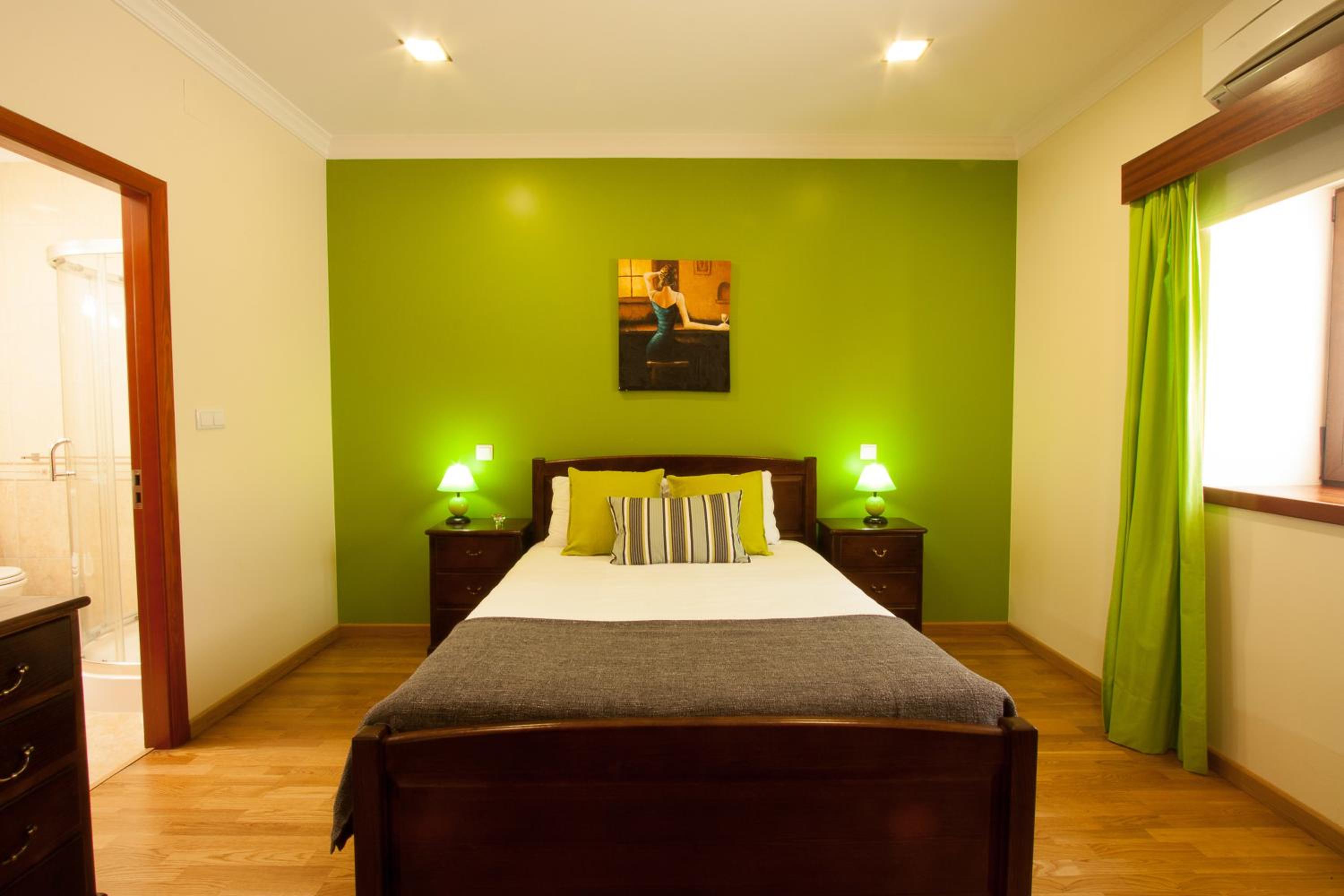 Four-Bedroom House photo 3