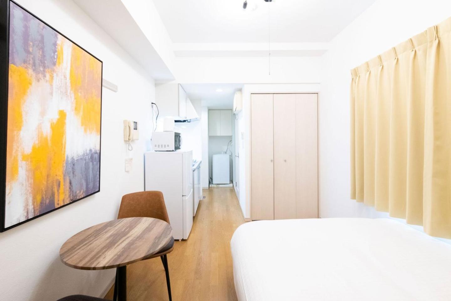 One-Bedroom Apartment photo 1
