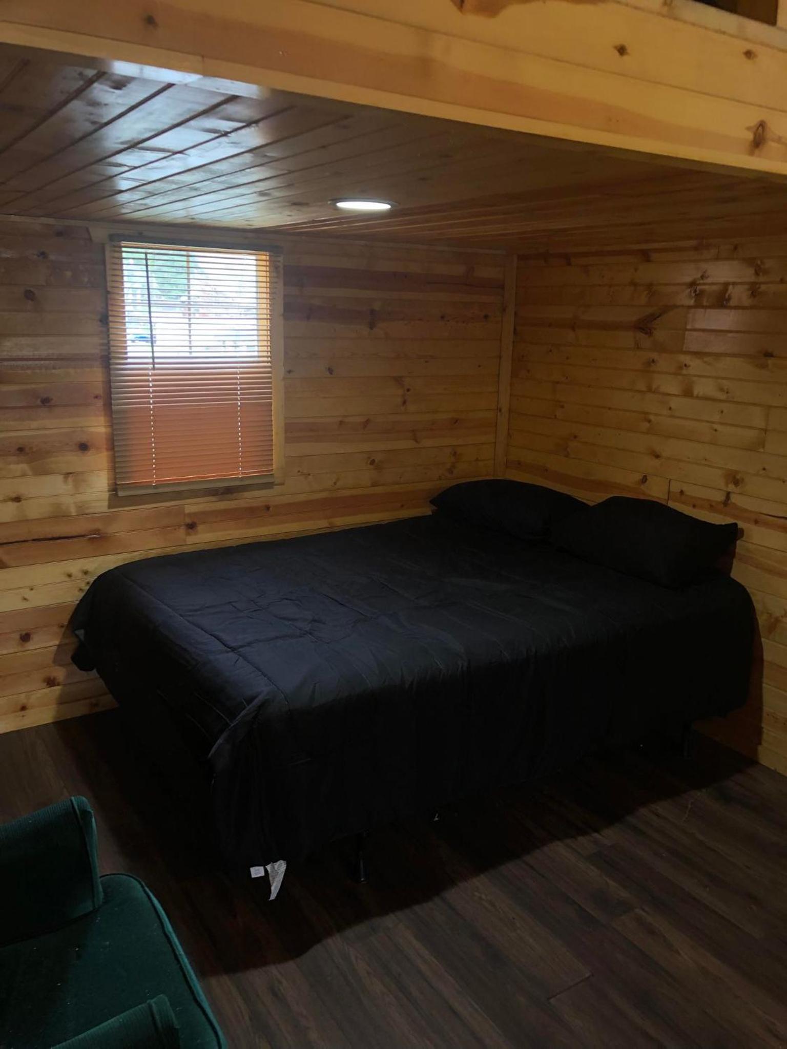 One-Bedroom House photo 1