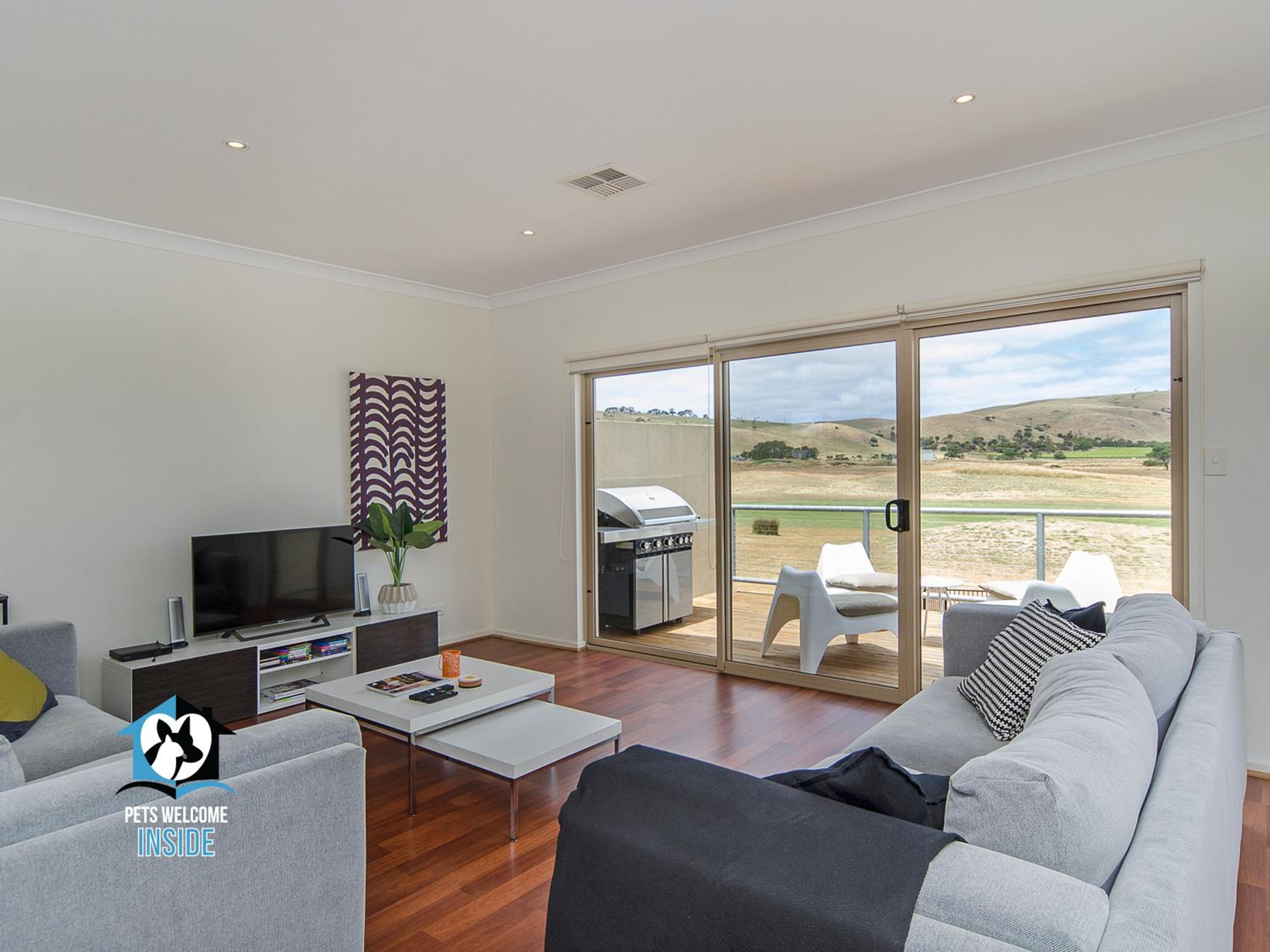 Three-Bedroom House photo 1