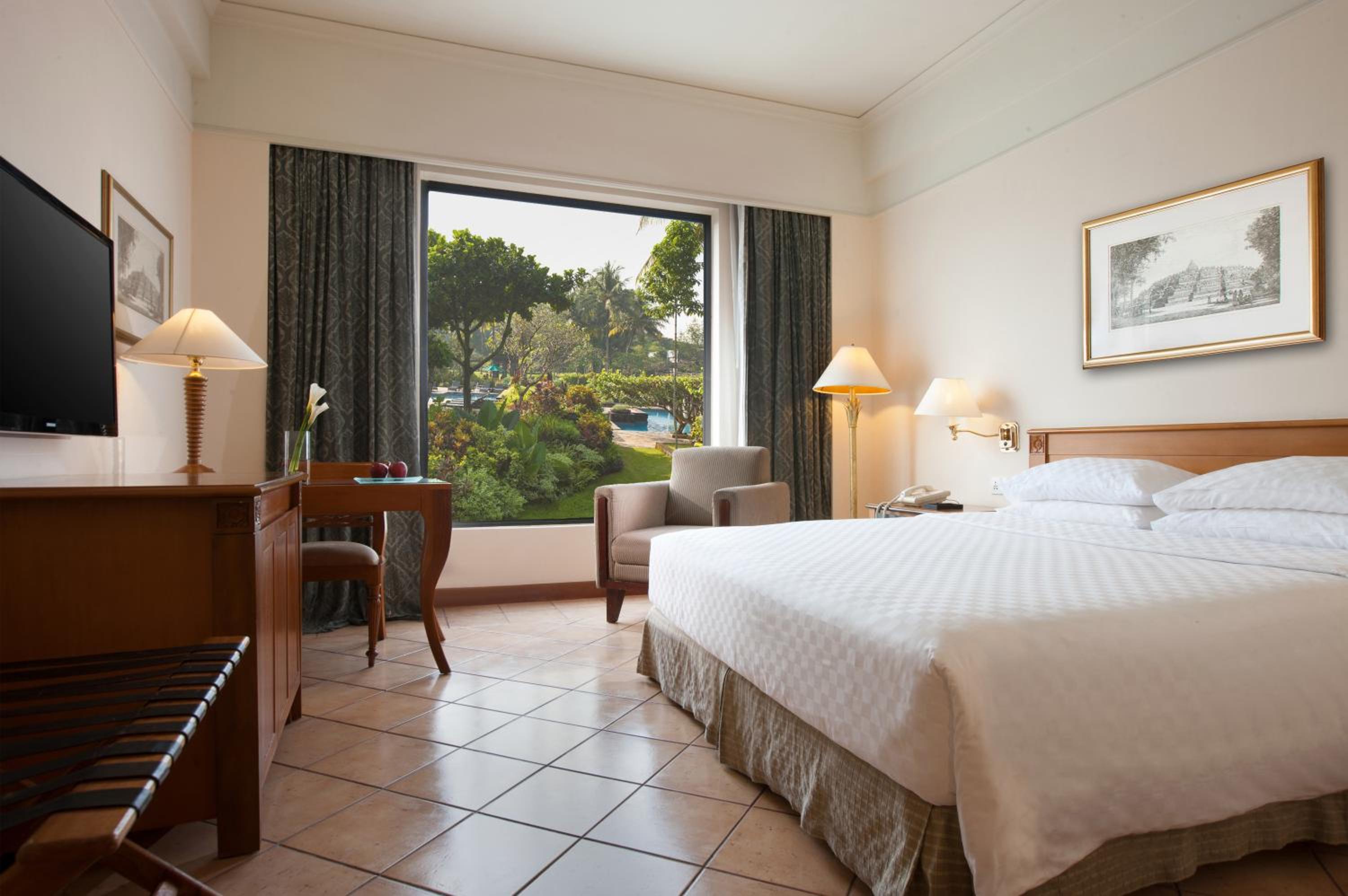 King Room with Terrace and Club Access photo 1