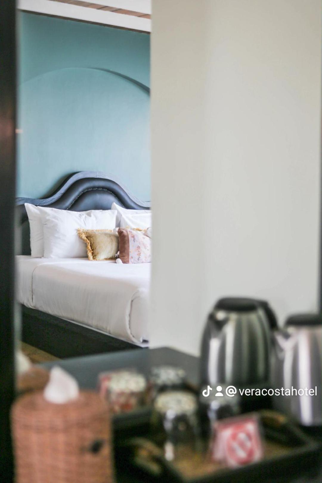 Deluxe King Room - Photo 1