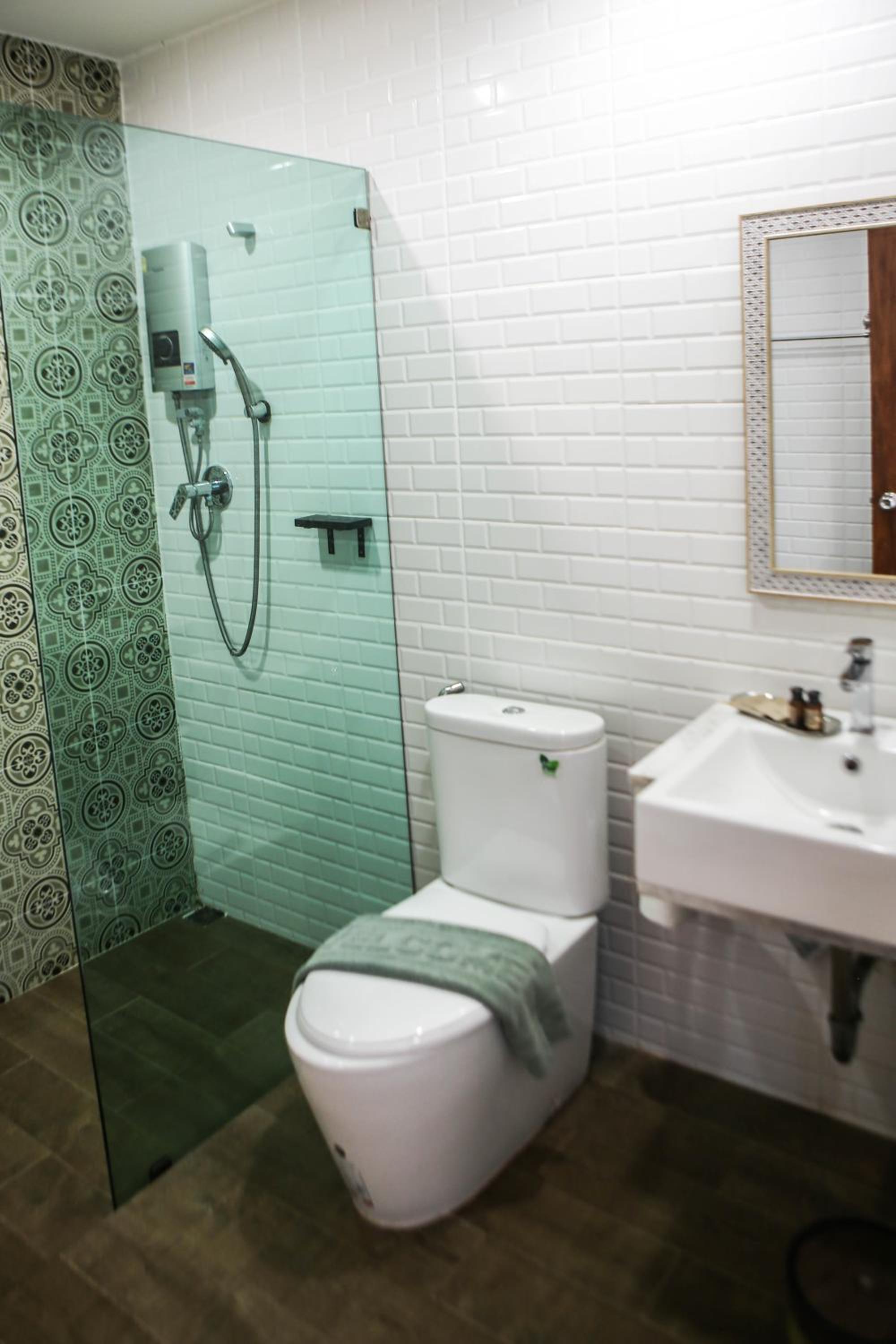 Deluxe King Room - Photo 5